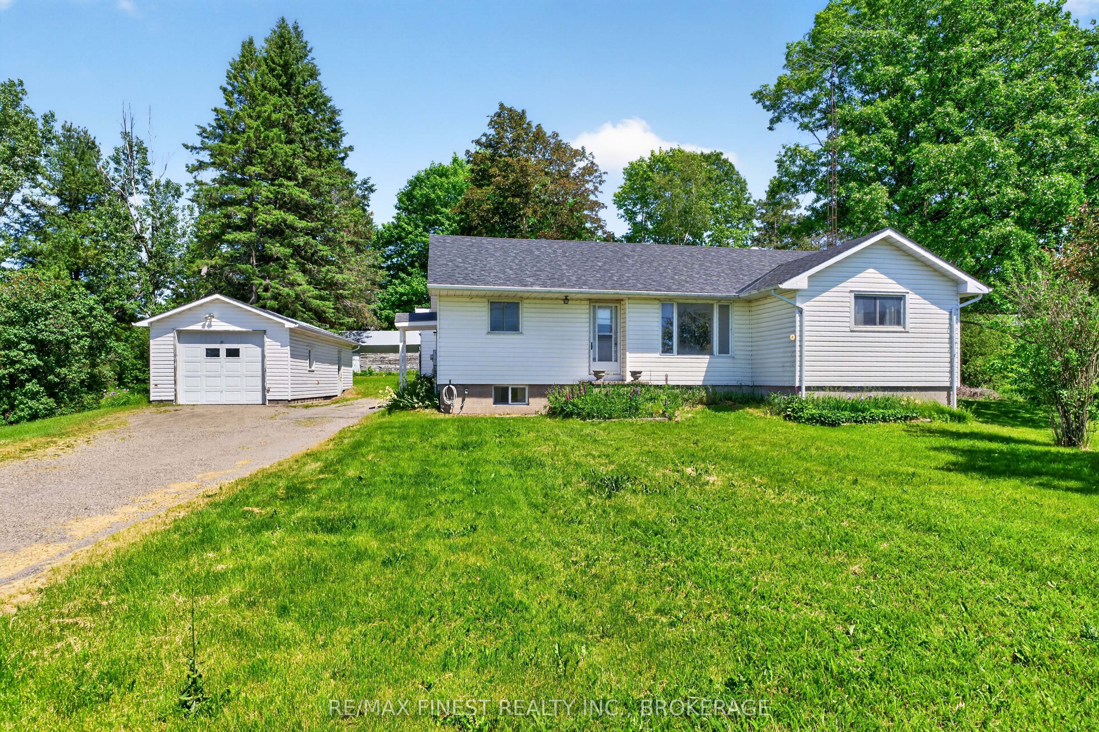 3287 Highway 32, Leeds and the Thousand Islands, ON K0H 2N0