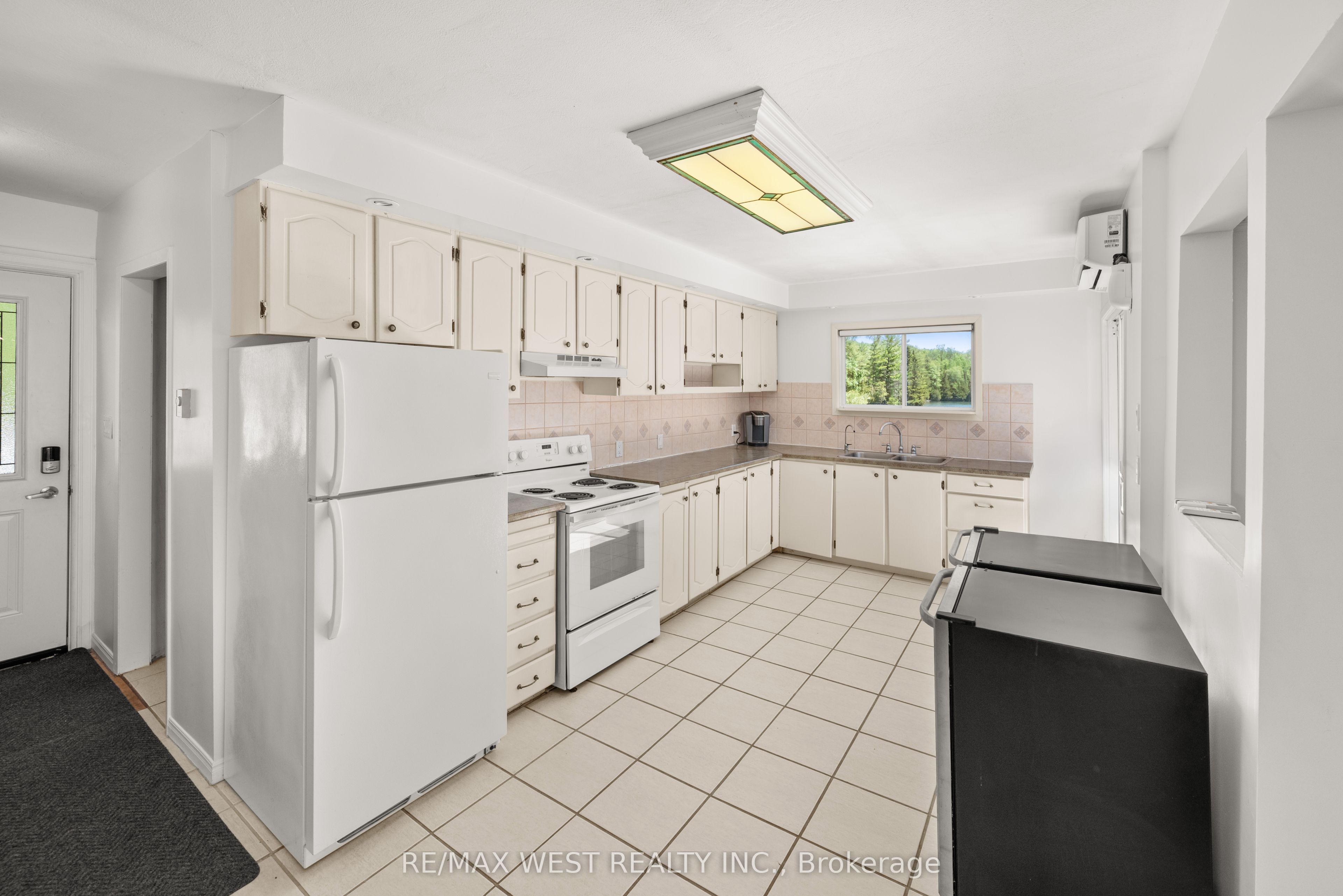 1432 Clement Lake Road, Highlands East, ON K0L 3C0 photo 5
