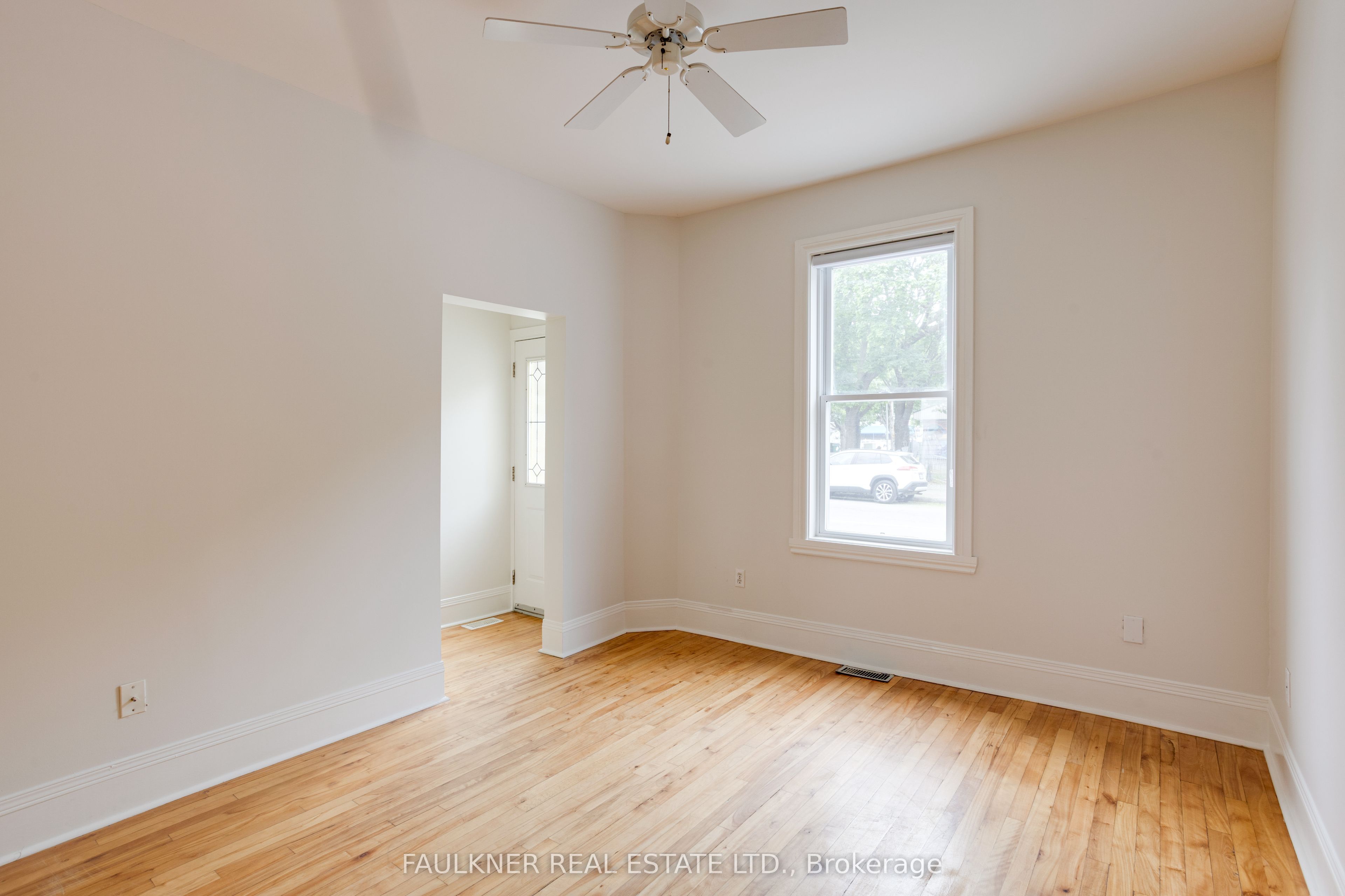 137 Dalhousie Street, Lower Town - Sandy Hill, ON K1N 7C2 photo 2