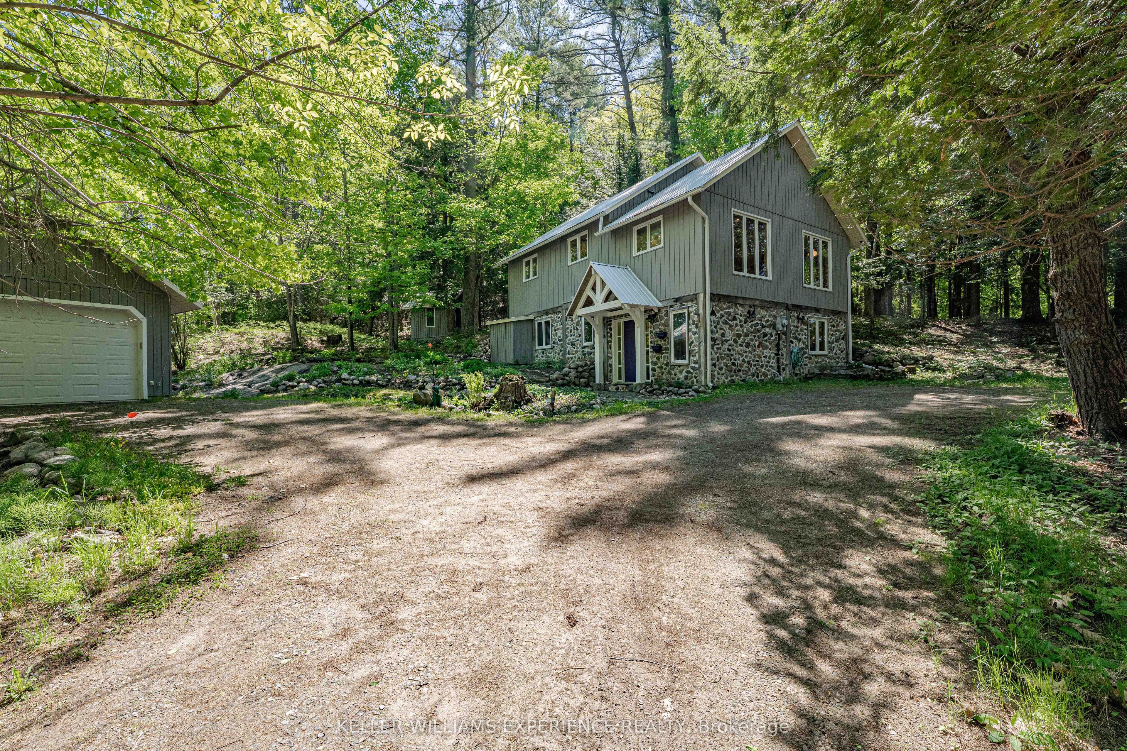 55 Mary Lake Crescent, Huntsville, ON P0B 1L0