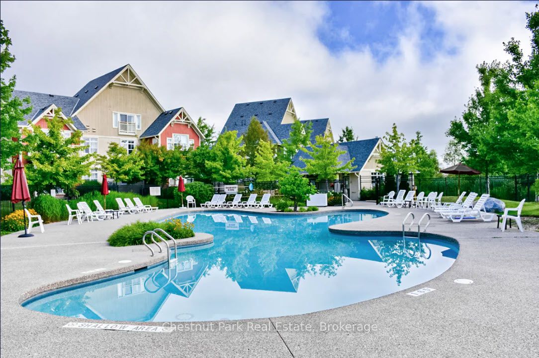 125 Fairway Court 222, Blue Mountains, ON L9Y 0P8 photo 4