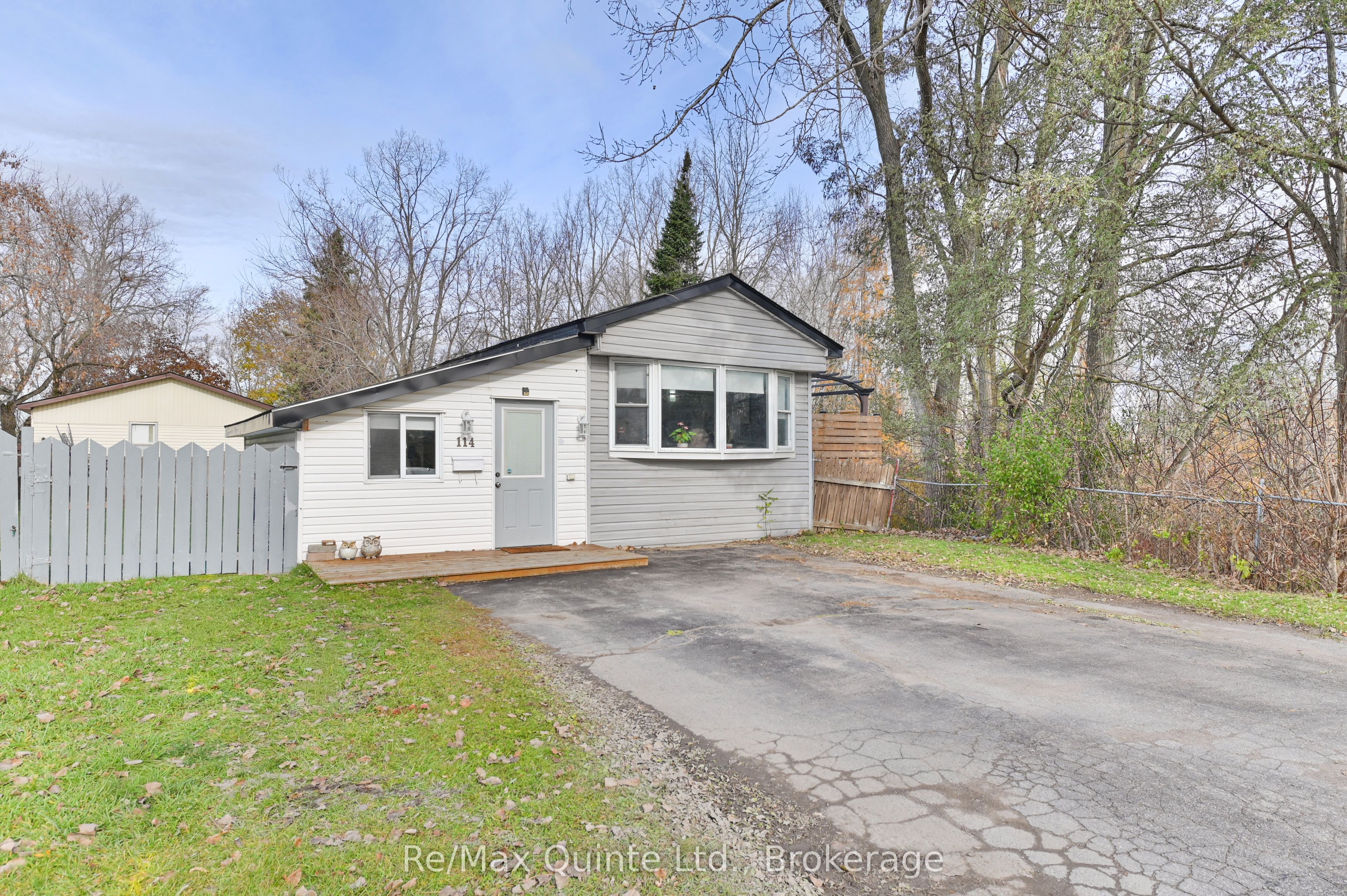 529 Old Highway 2 114, Quinte West, ON K8V 5P5 photo 2