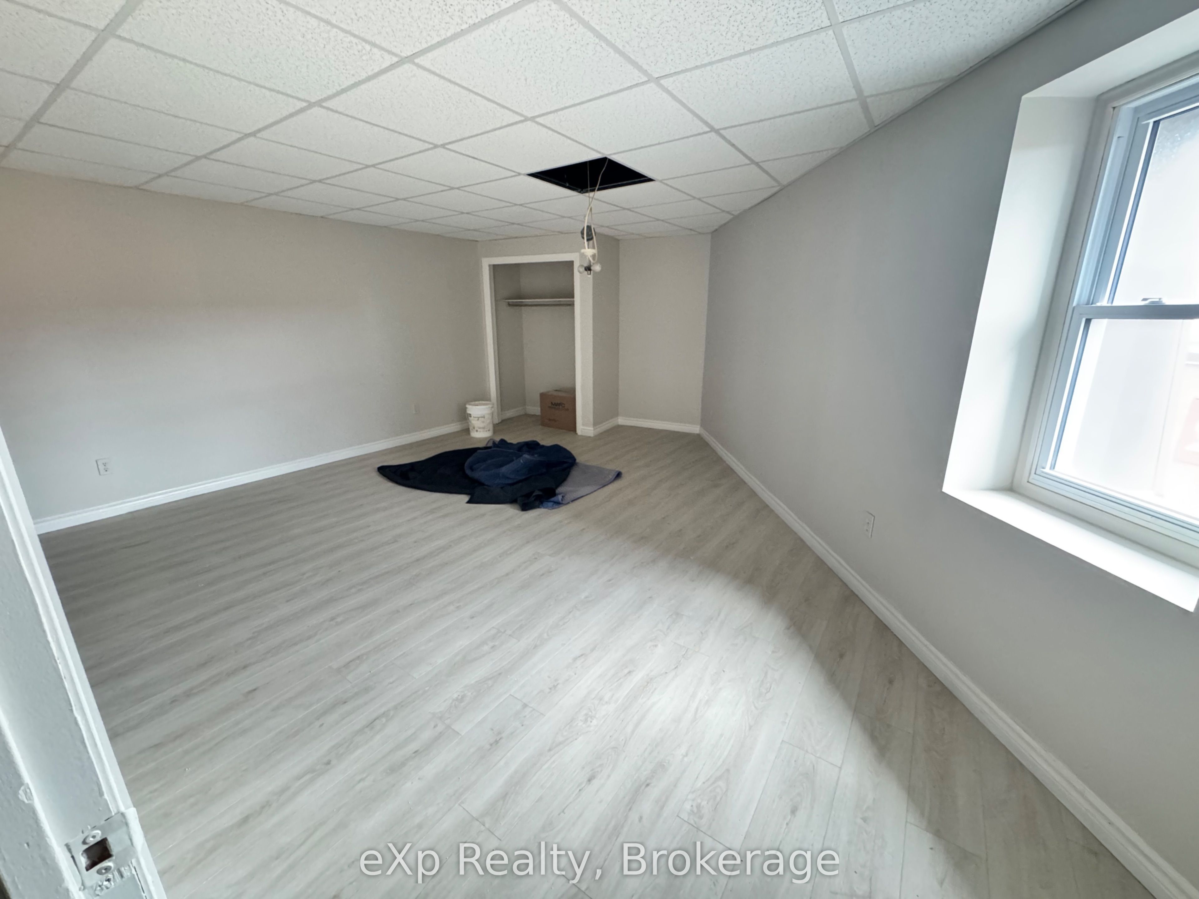 2 King Street Apt 2, Quinte West, ON K8V 3V7 photo 2