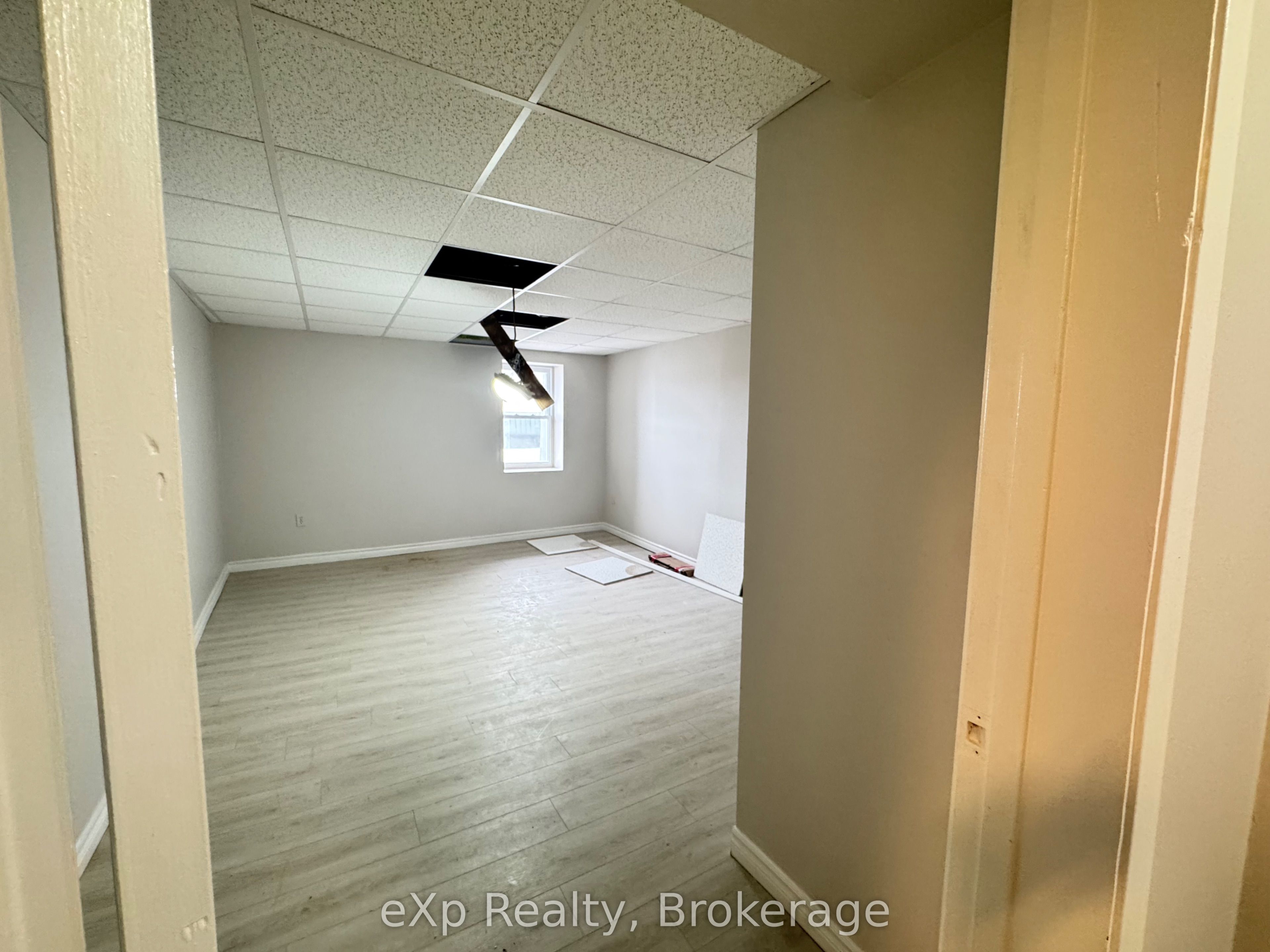 2 King Street Apt 2, Quinte West, ON K8V 3V7 photo 4