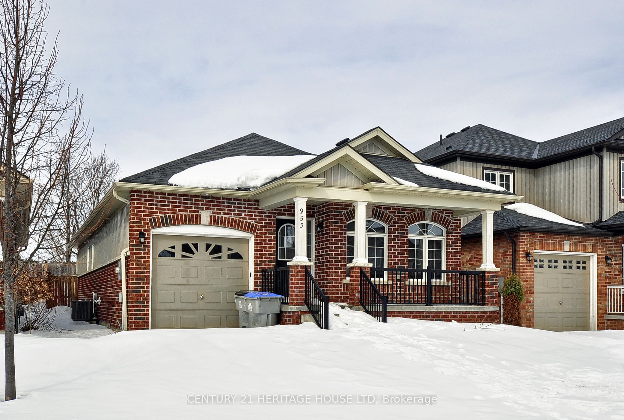 955 Adams Avenue S, North Perth, ON N4W 0E6 photo 2