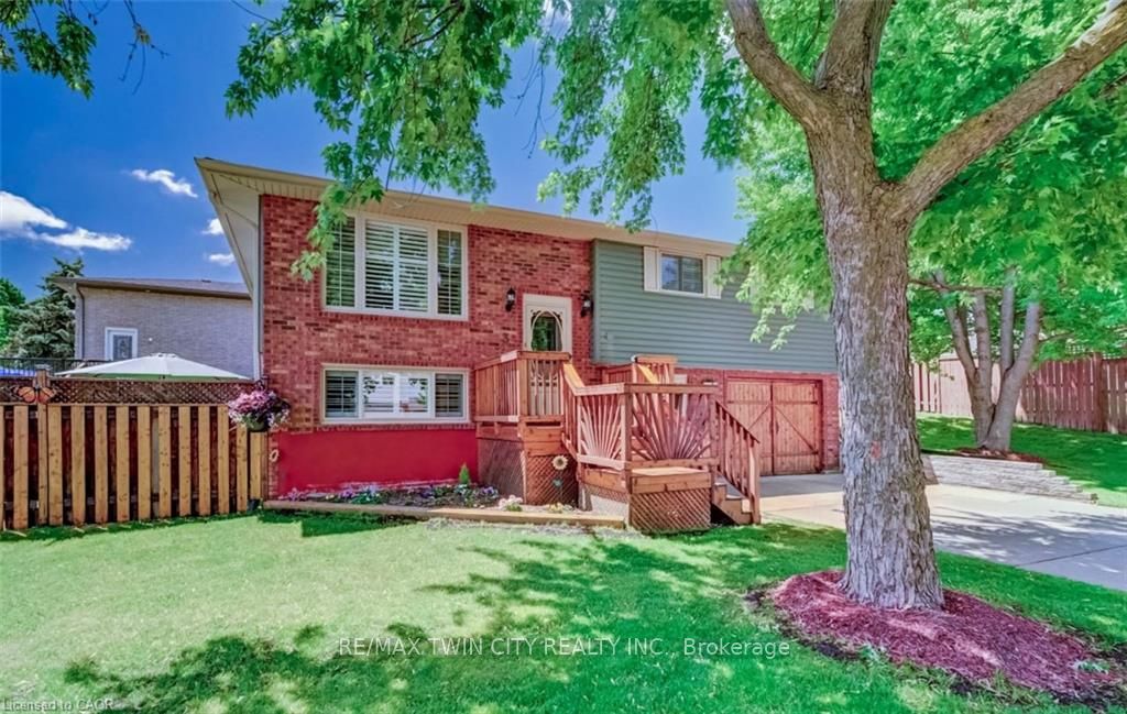 3 PARKLAND Crescent, Kitchener, ON N2N 1R5 photo 3