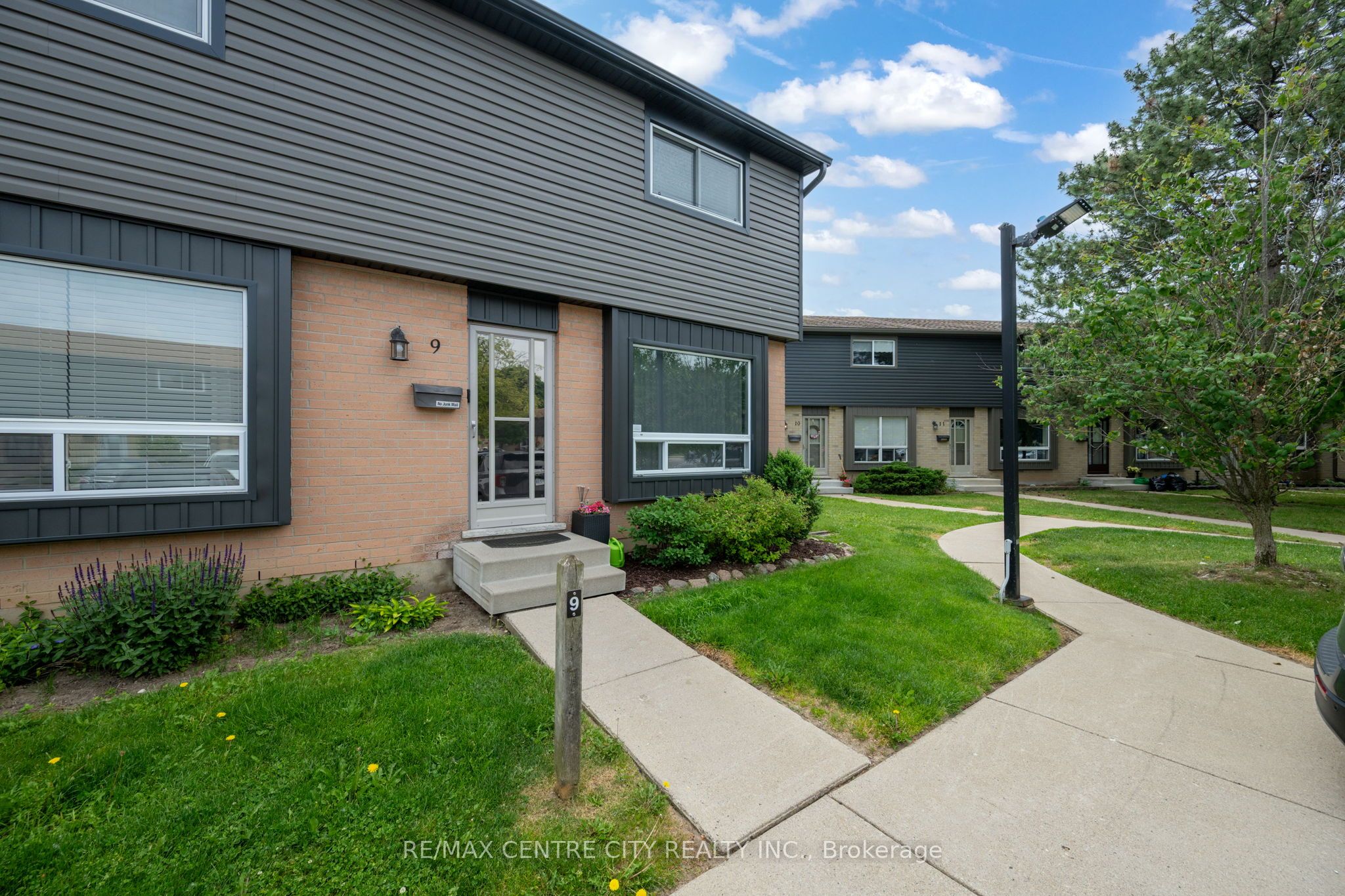 475 Sandringham Crescent 9, London South, ON N6C 5B9 photo 3
