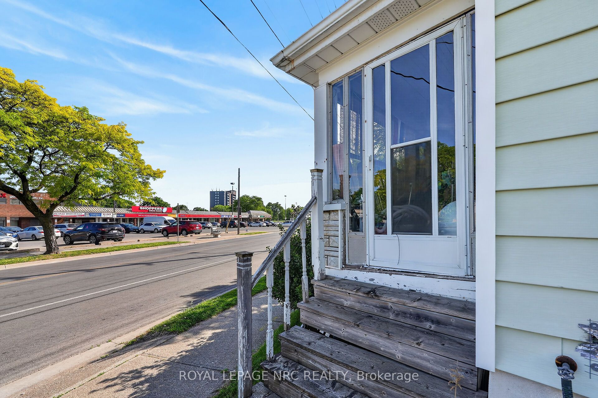 146 Carlton Street, St. Catharines, ON L2R 1R7 photo 2