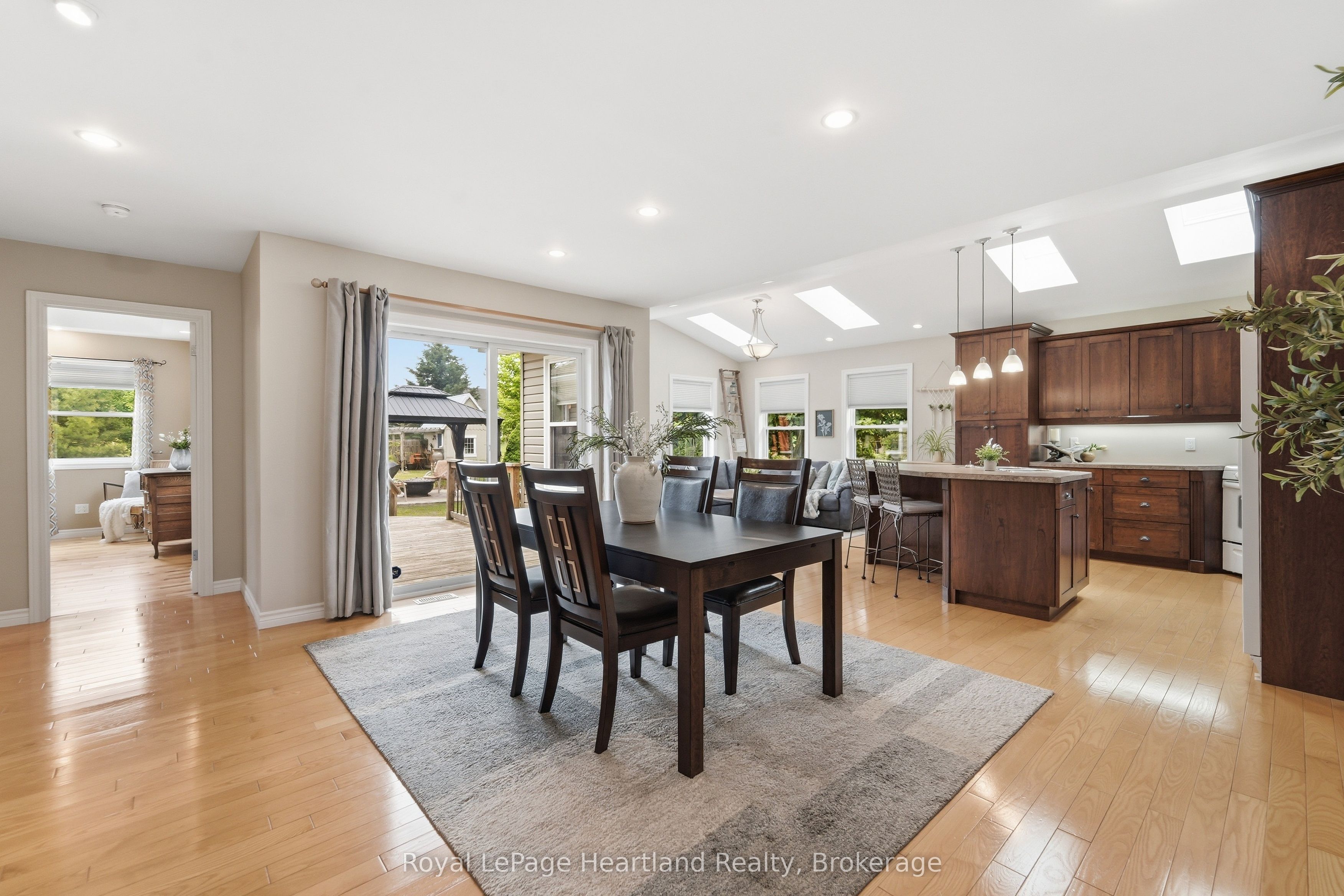 35095 Old River Road N, Bluewater, ON N0M 1G0 photo 4