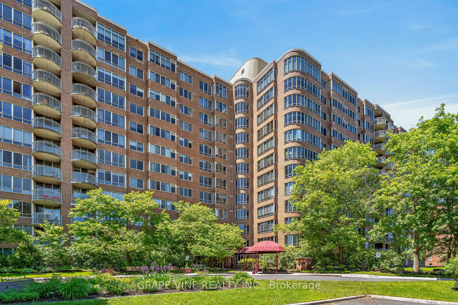 100 Grant Carman Drive 1115, Cityview - Parkwoods Hills - Rideau Shore, ON K2E 8B8 photo 2