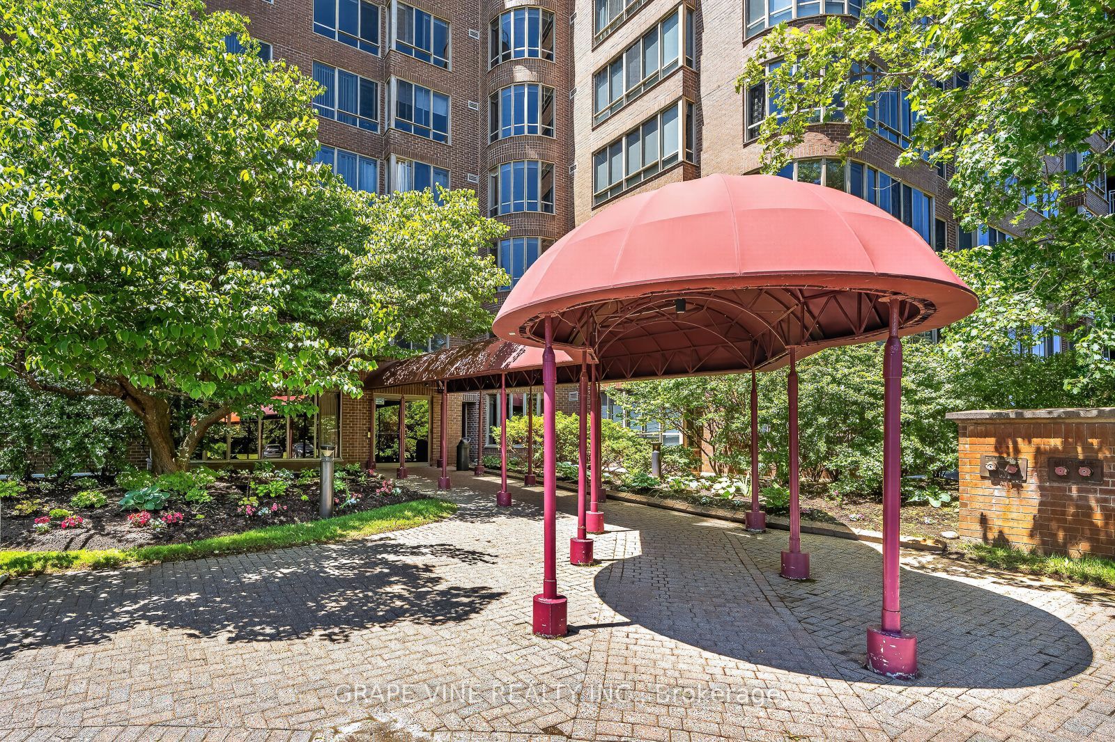 100 Grant Carman Drive 1115, Cityview - Parkwoods Hills - Rideau Shore, ON K2E 8B8 photo 3