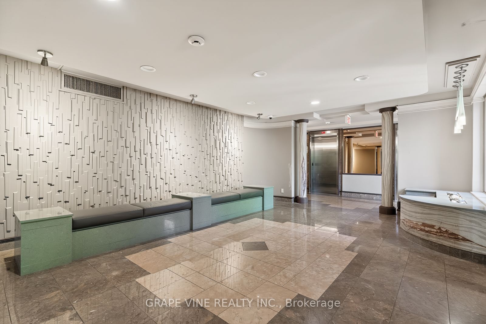 100 Grant Carman Drive 1115, Cityview - Parkwoods Hills - Rideau Shore, ON K2E 8B8 photo 5