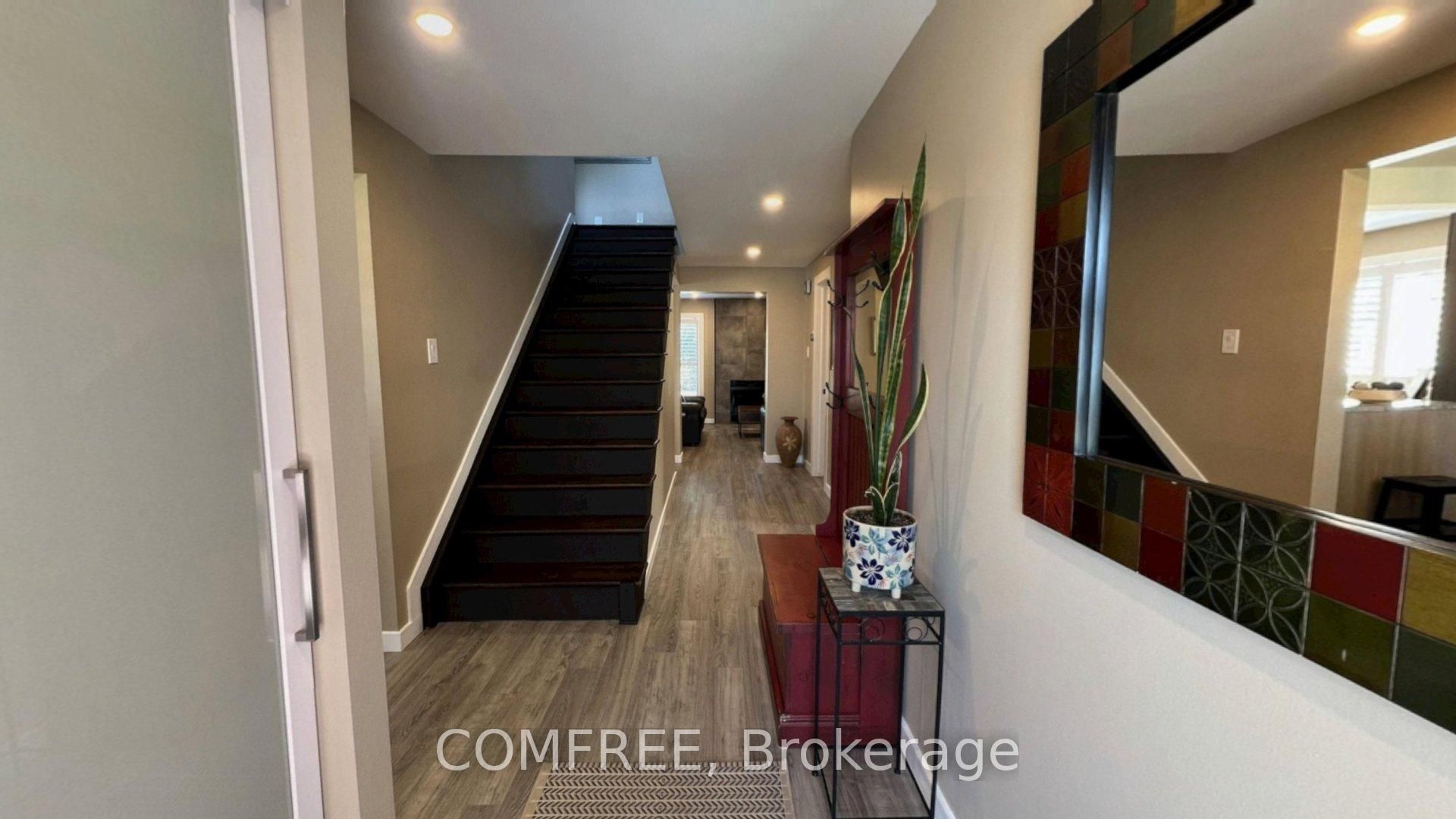 2093 Boake Street, Orleans - Cumberland and Area, ON K4A 3G2 photo 2