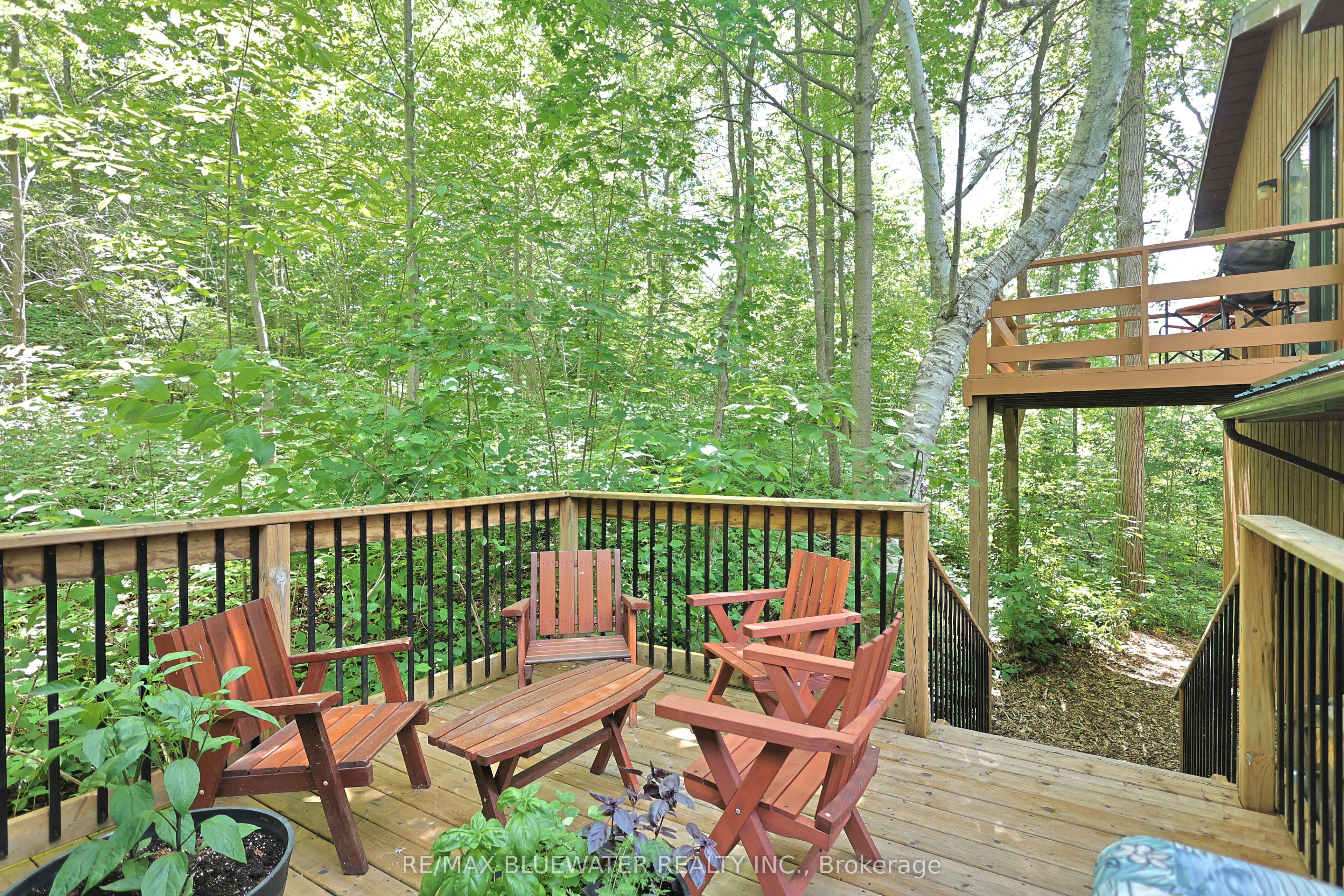 5449 Lake Valley Grove Road, Lambton Shores, ON N0N 1J7 photo 5