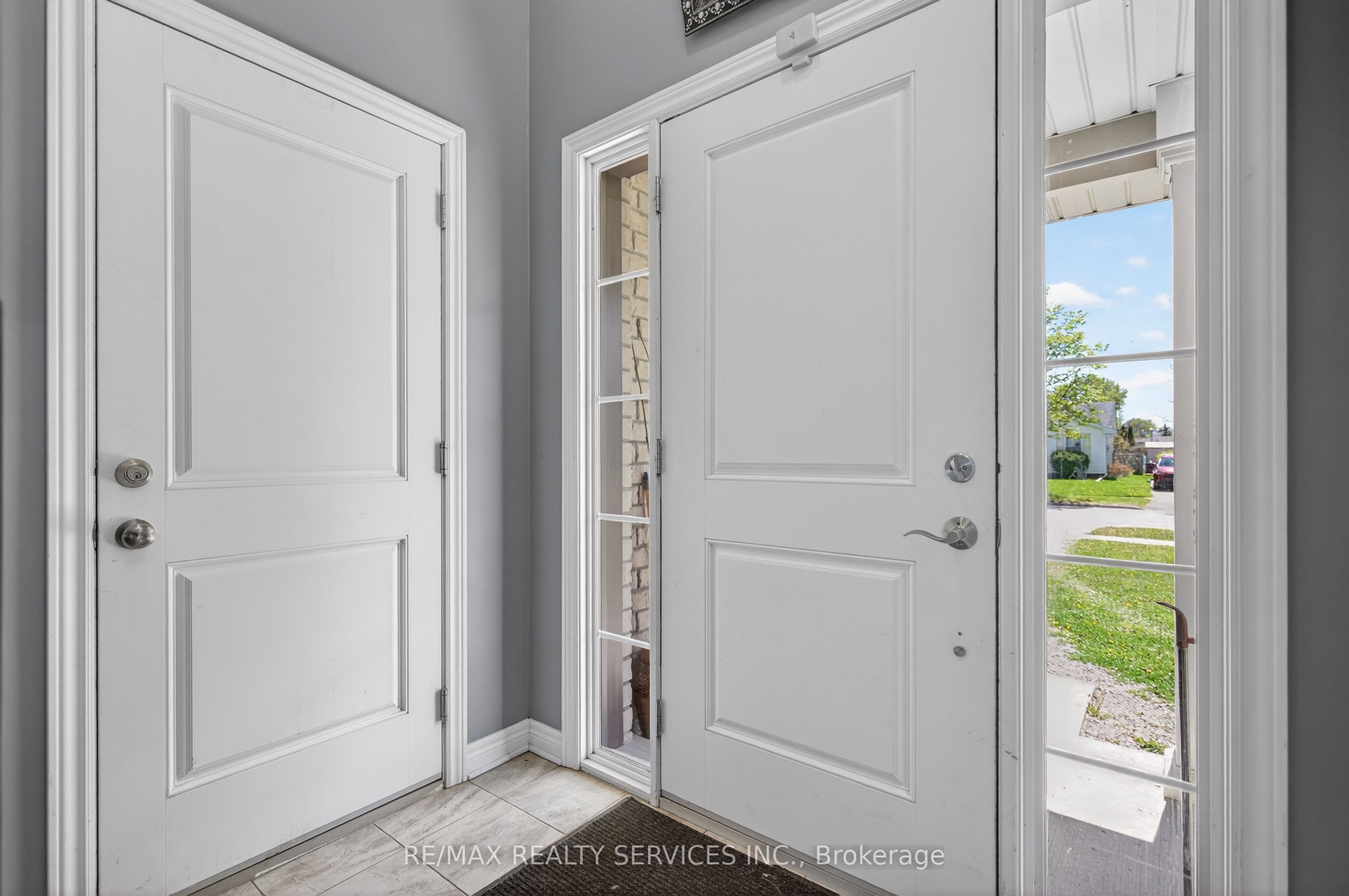 26 Trent Avenue, Welland, ON L3C 5Y2 photo 3