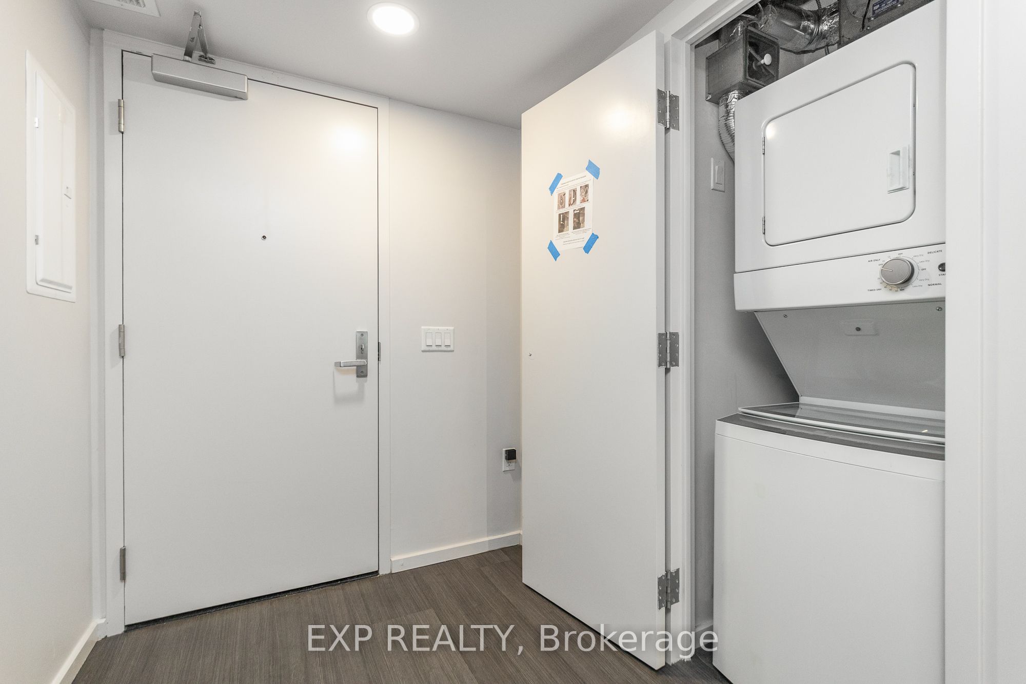 105 Champagne Avenue N 2709, Dows Lake - Civic Hospital and Area, ON K1S 5E5 photo 5