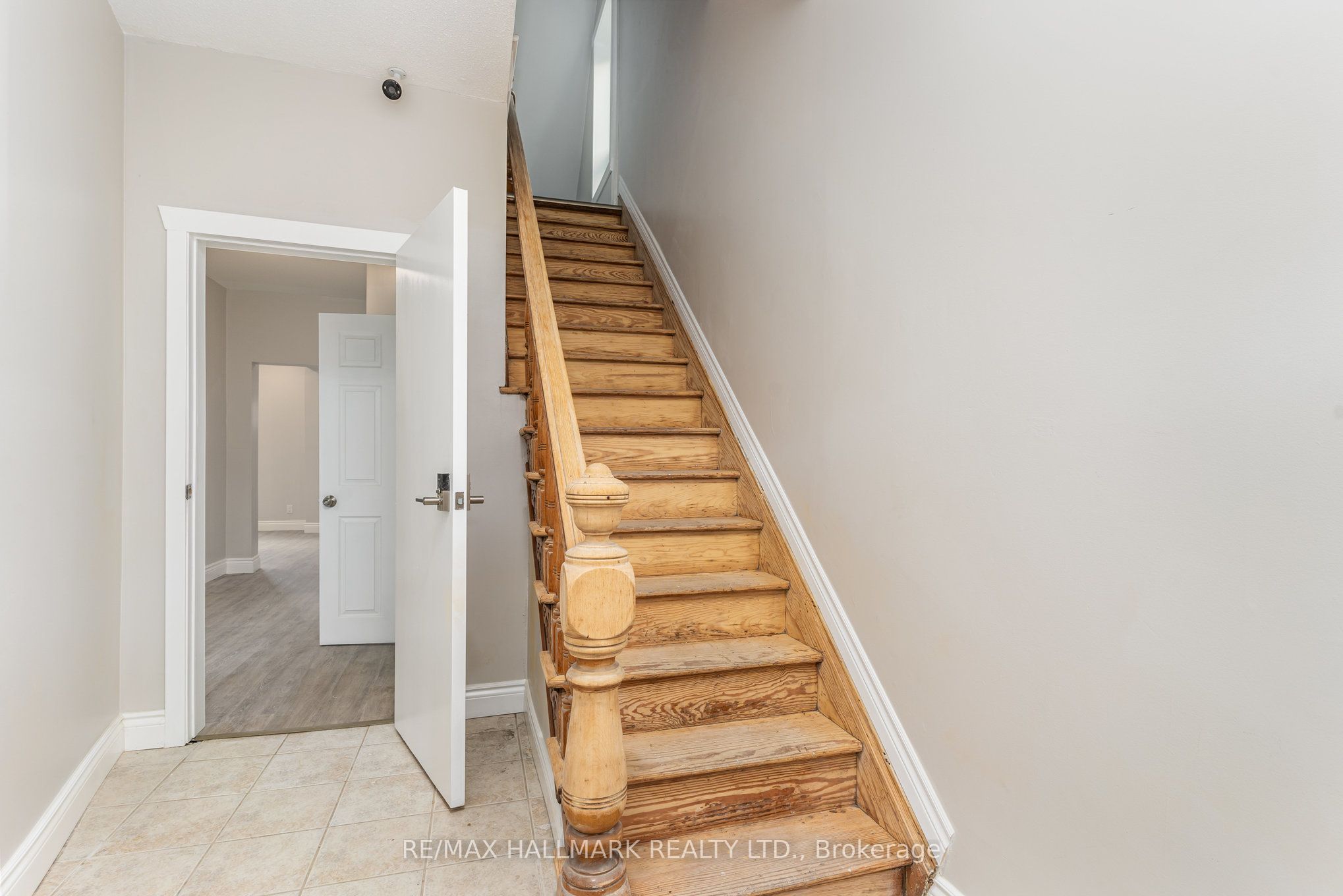 291 Emerald Street N SECOND, Hamilton, ON L8L 5L2 photo 3