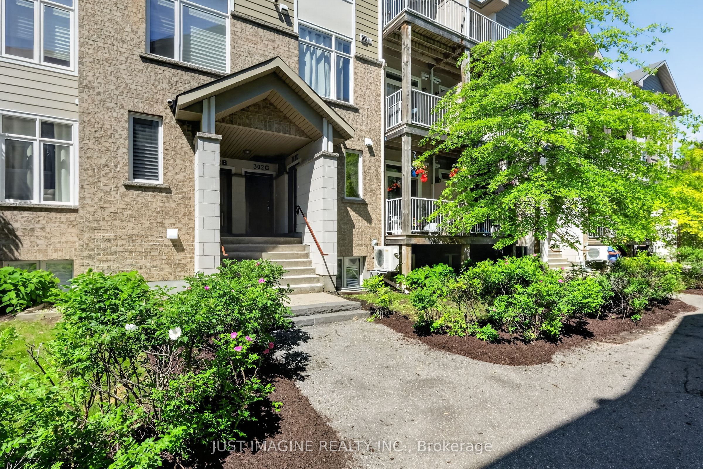302 Everest Private D, Elmvale Acres and Area, ON K1G 4E3 photo 4