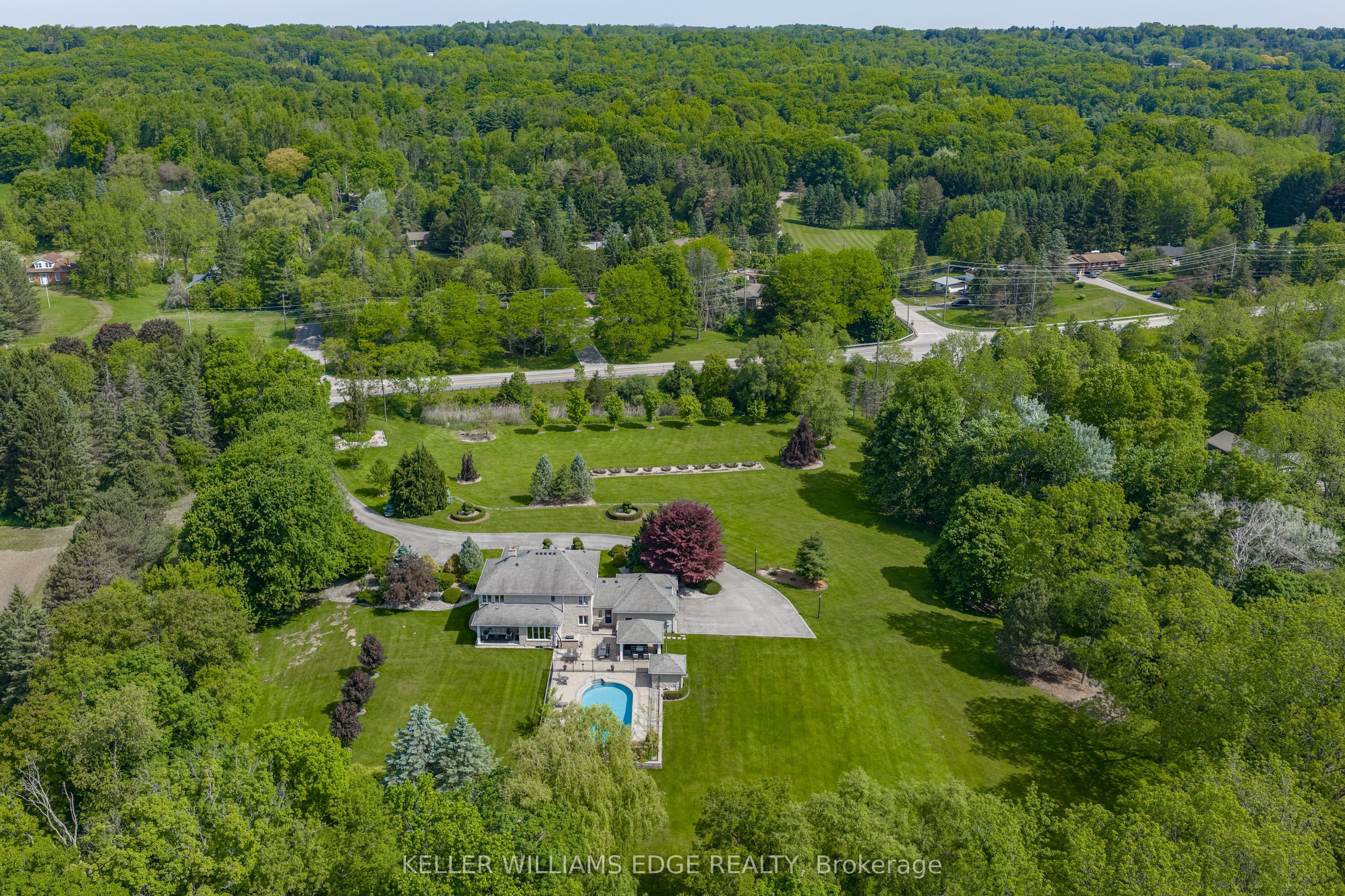 938 Governor's Road, Hamilton, ON L9H 5E3 photo 3