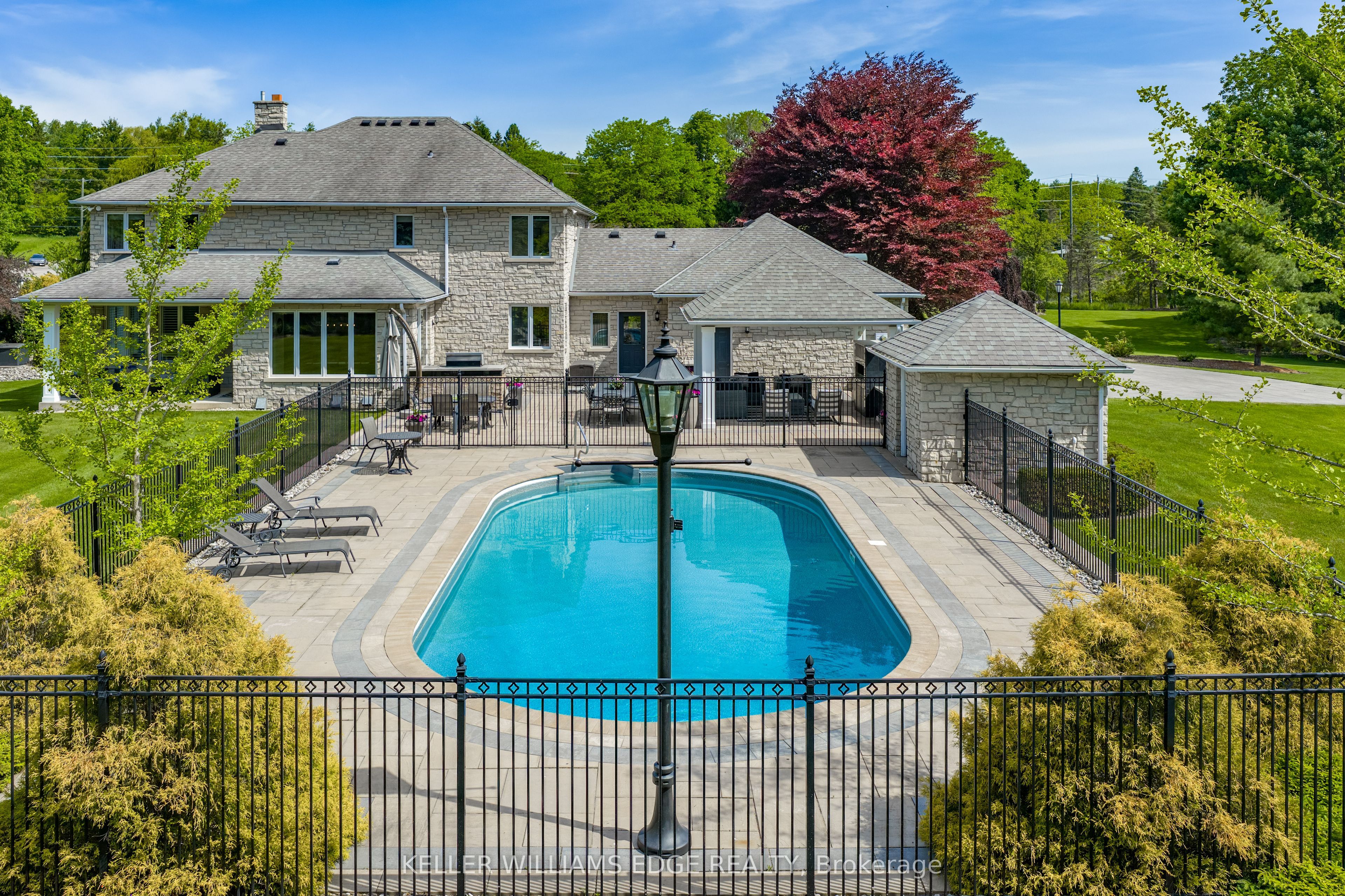 938 Governor's Road, Hamilton, ON L9H 5E3 photo 4