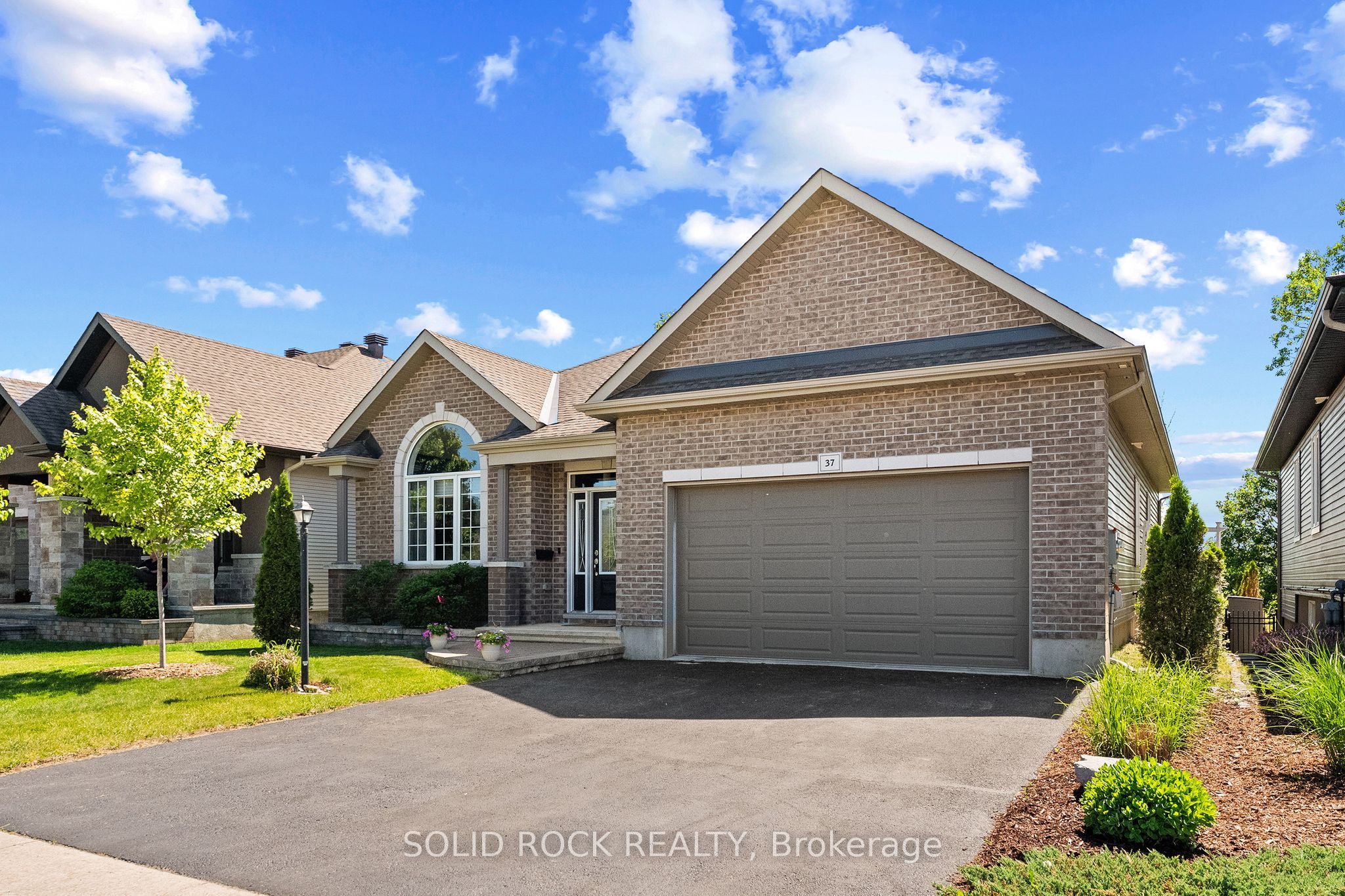 37 Dulmage Crescent, Carleton Place, ON K7C 0E5 photo 3