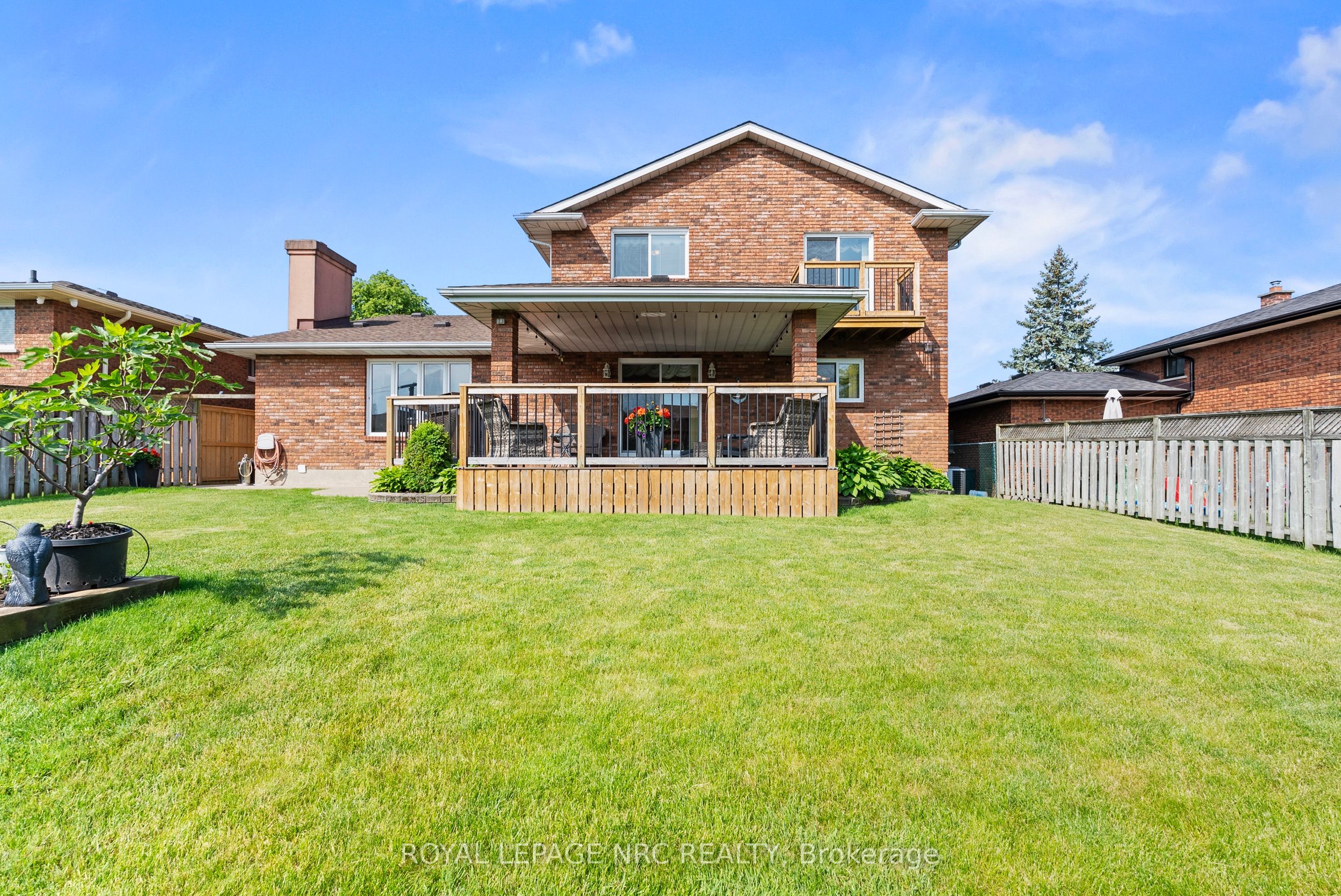 14 Tupper Drive, Thorold, ON L2V 4C7 photo 3