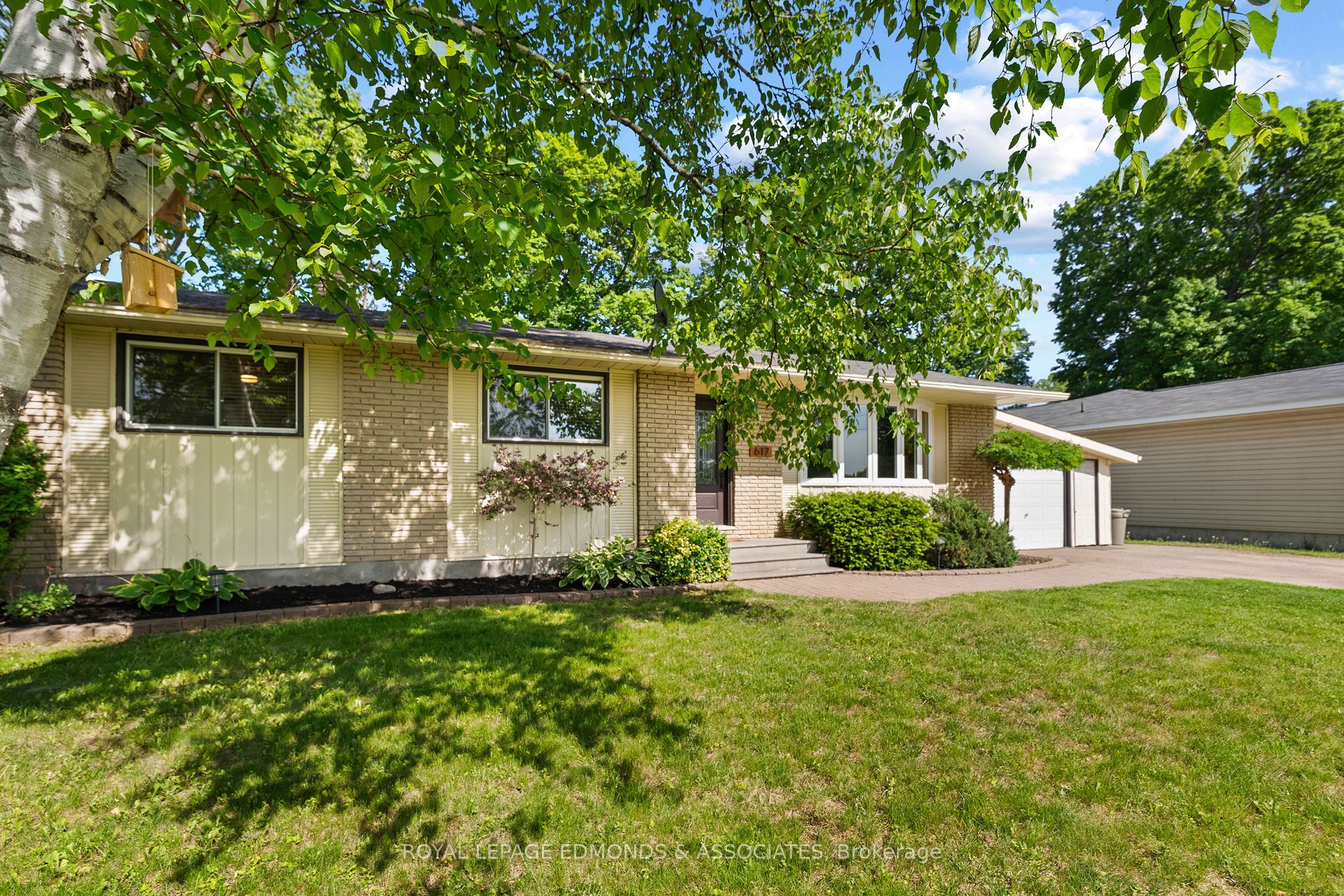 617 Cecelia Street, Pembroke, ON K8A 1T6 photo 3