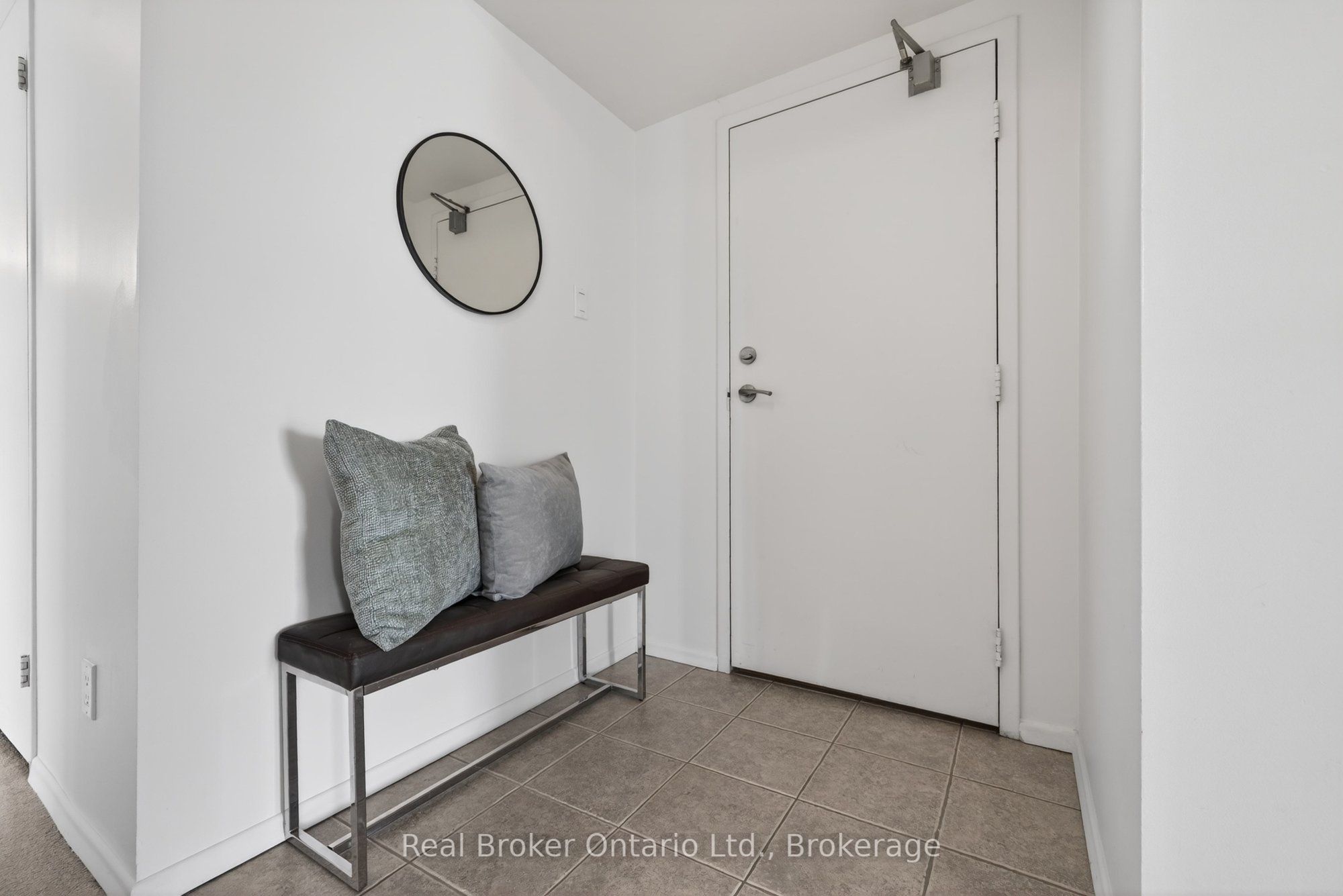 23 Woodlawn Road E 811, Guelph, ON N1H 7G6 photo 3