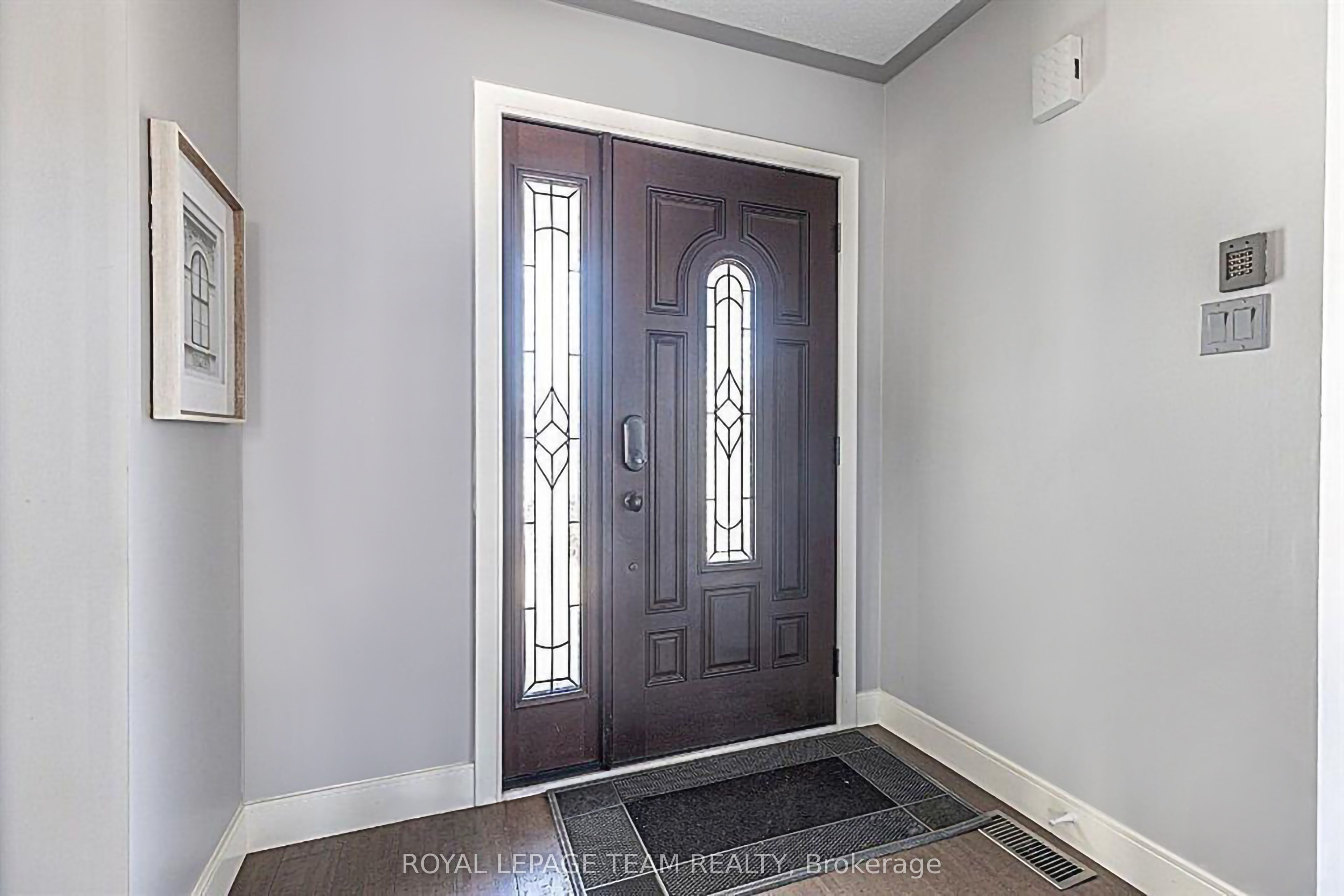 124 Kennevale Drive, Barrhaven, ON K2J 3X7 photo 2