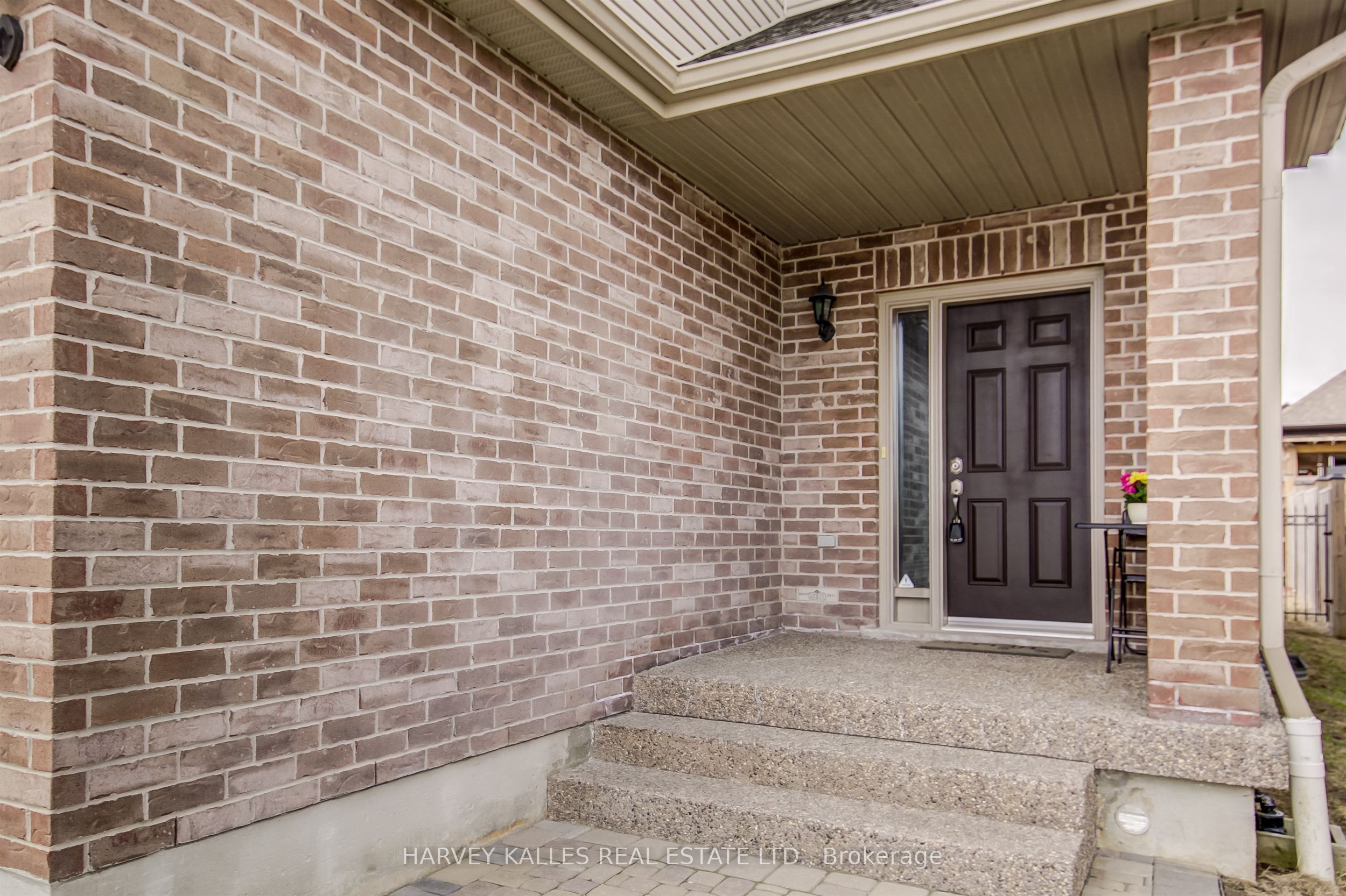 106 Eden Oak Trail, Kitchener, ON N2A 0G1 photo 3