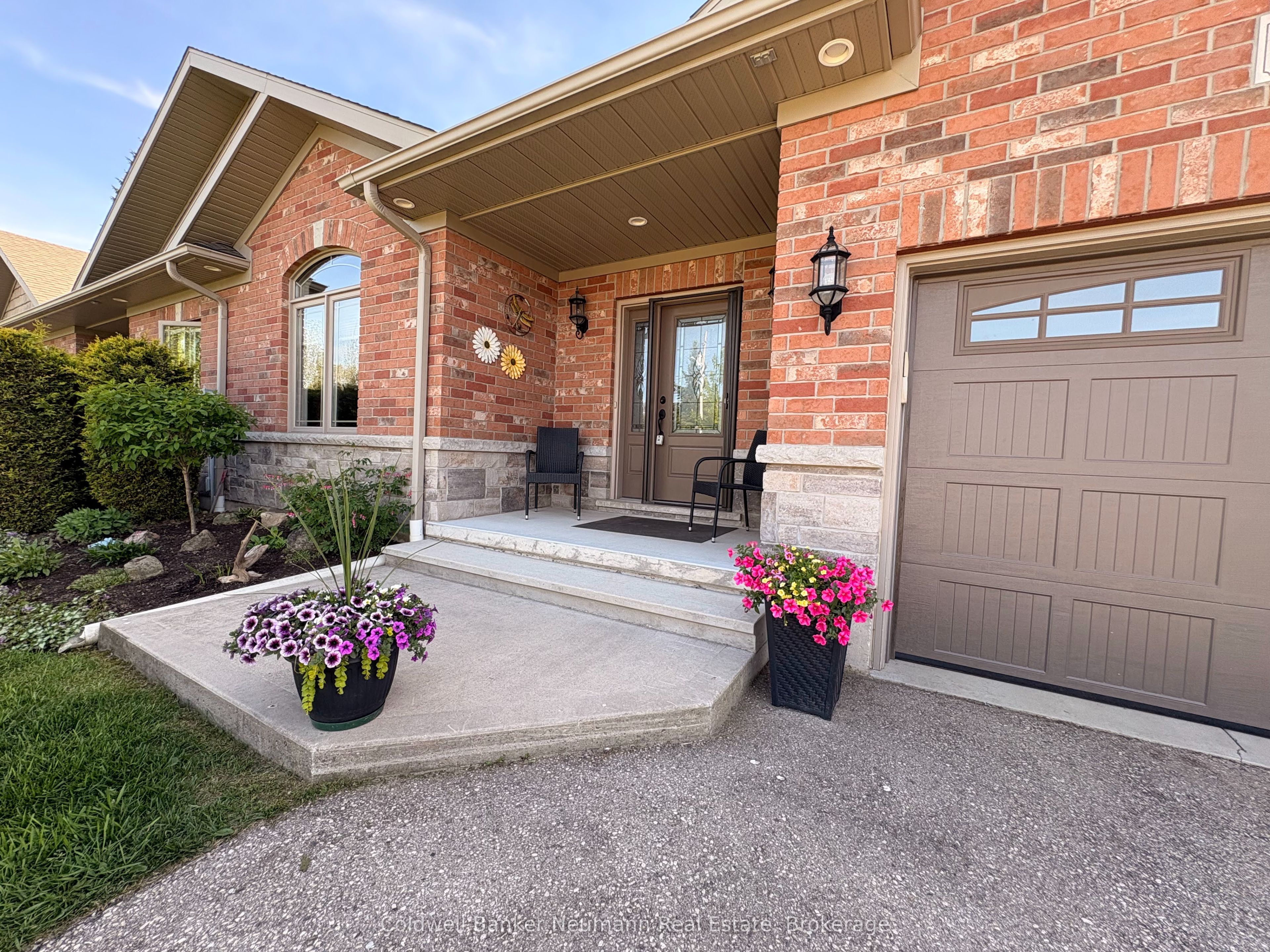 12 Brown Street S, Minto, ON N0G 1M0 photo 2