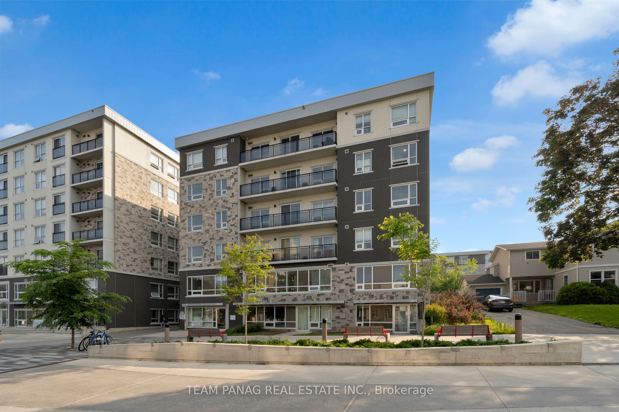 275 Larch Street A405, Waterloo, ON N2L 0J1 photo 3