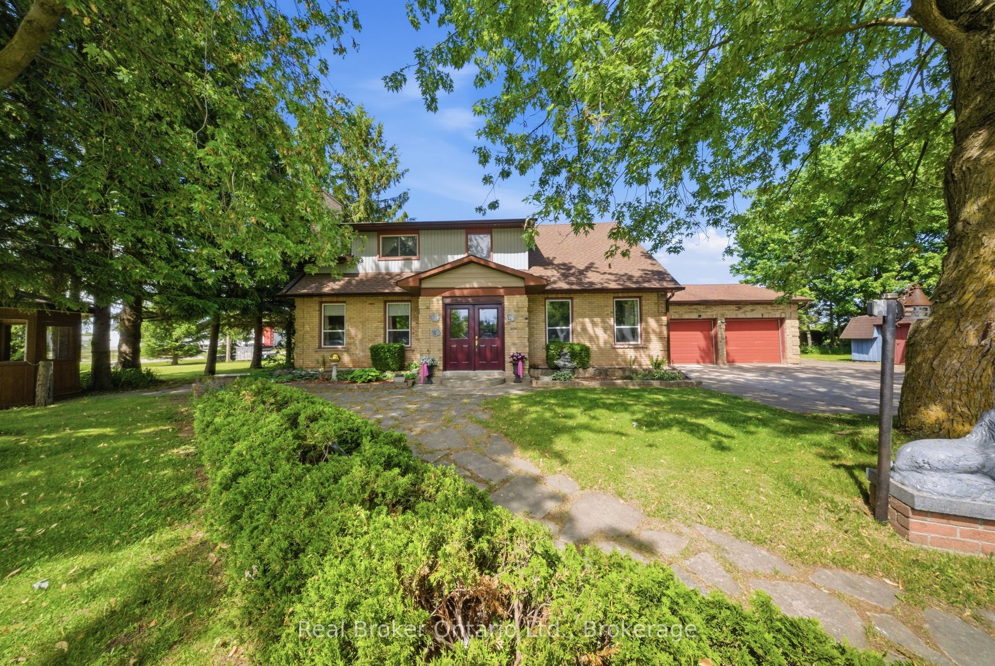 800 Tremaine Avenue S, North Perth, ON N4W 3G9 photo 3