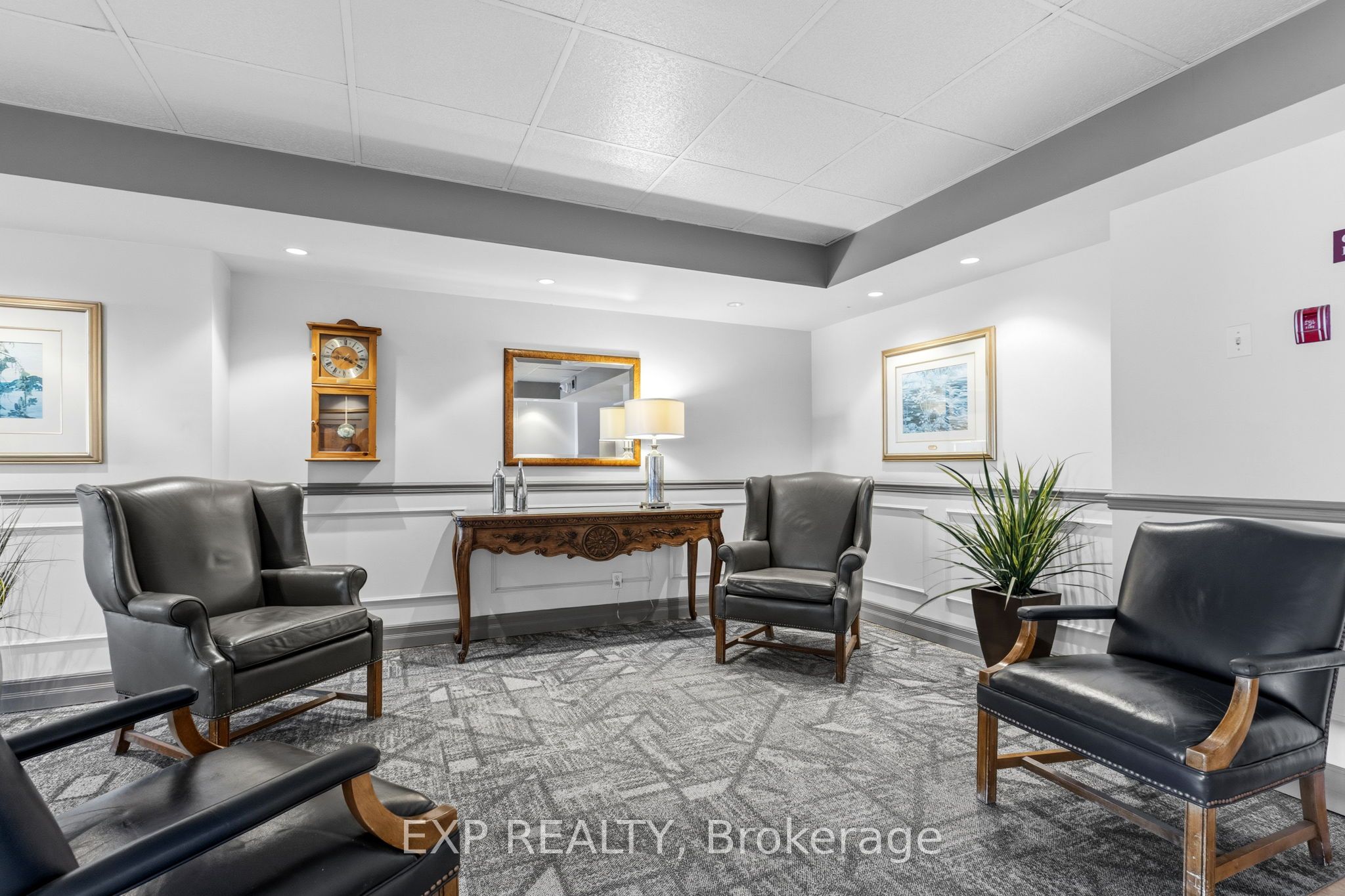 1599 Lassiter Terrace 215, Beacon Hill North - South and Area, ON K1J 8R6 photo 4