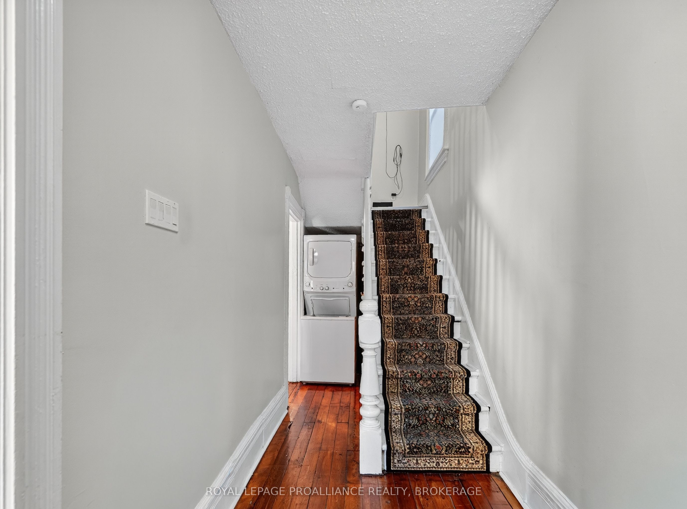 407 Bagot Street 1, Kingston, ON K7K 3C1 photo 4