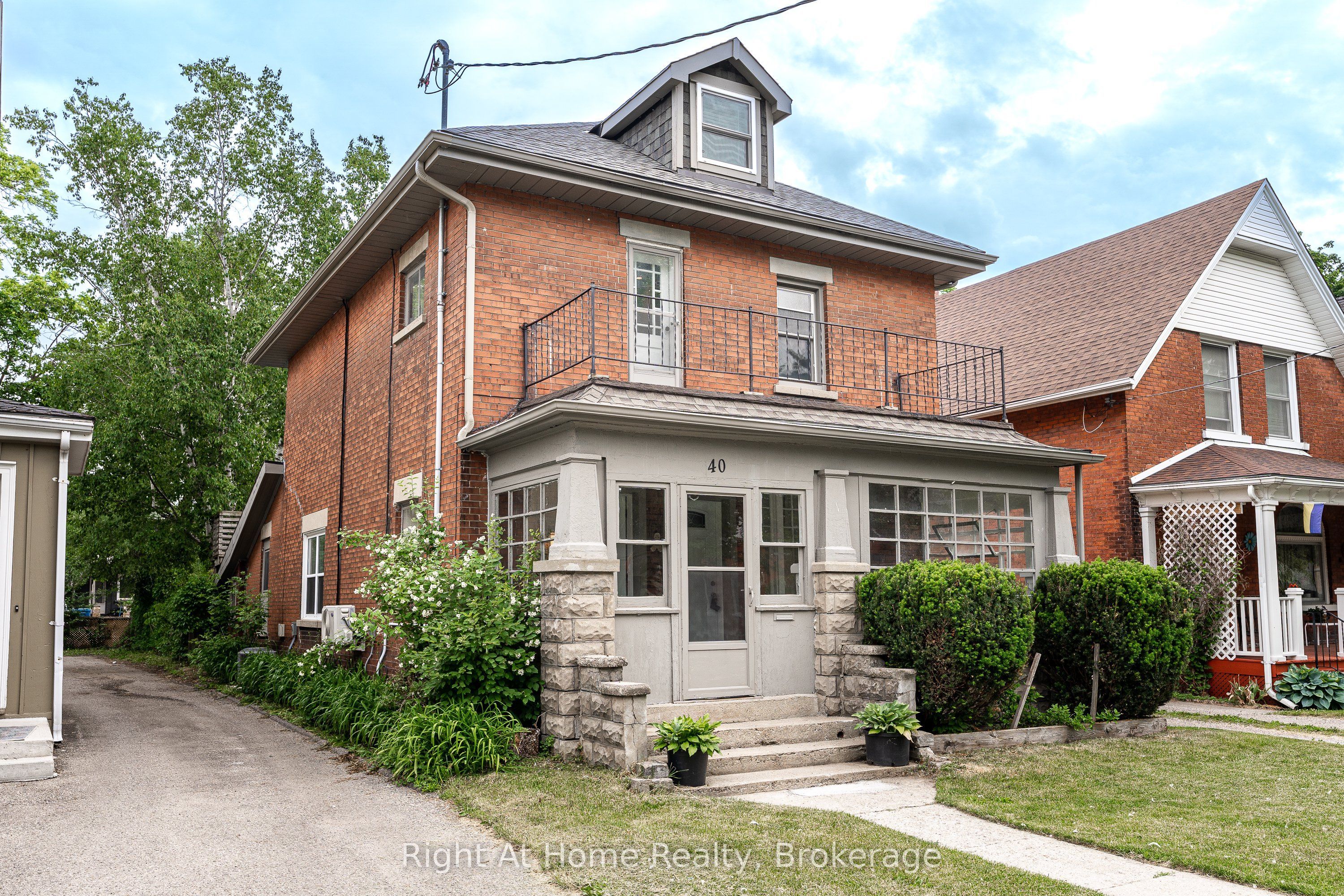 40 Douro Street, Stratford, ON N5A 3R3 photo 2