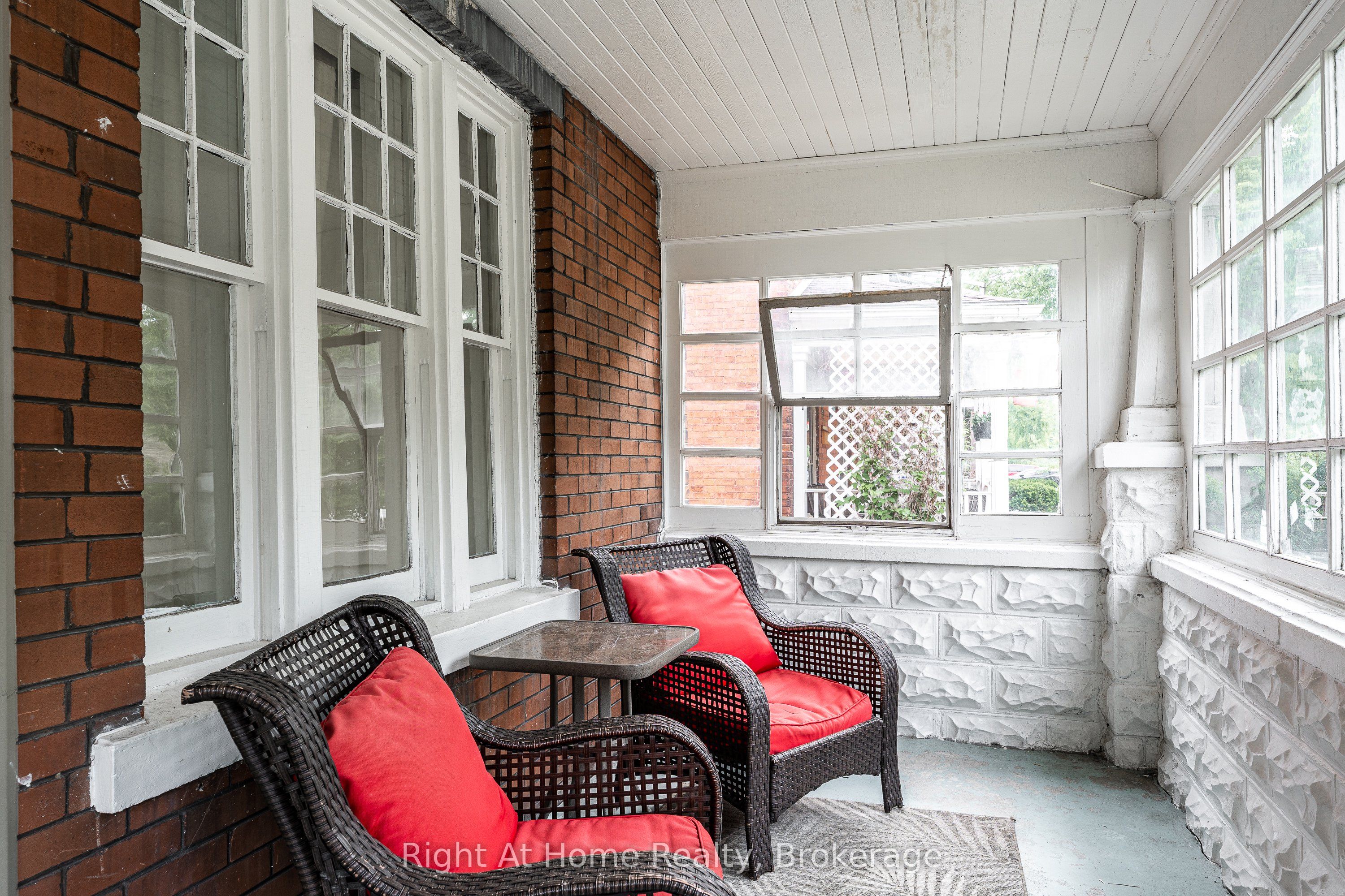 40 Douro Street, Stratford, ON N5A 3R3 photo 3