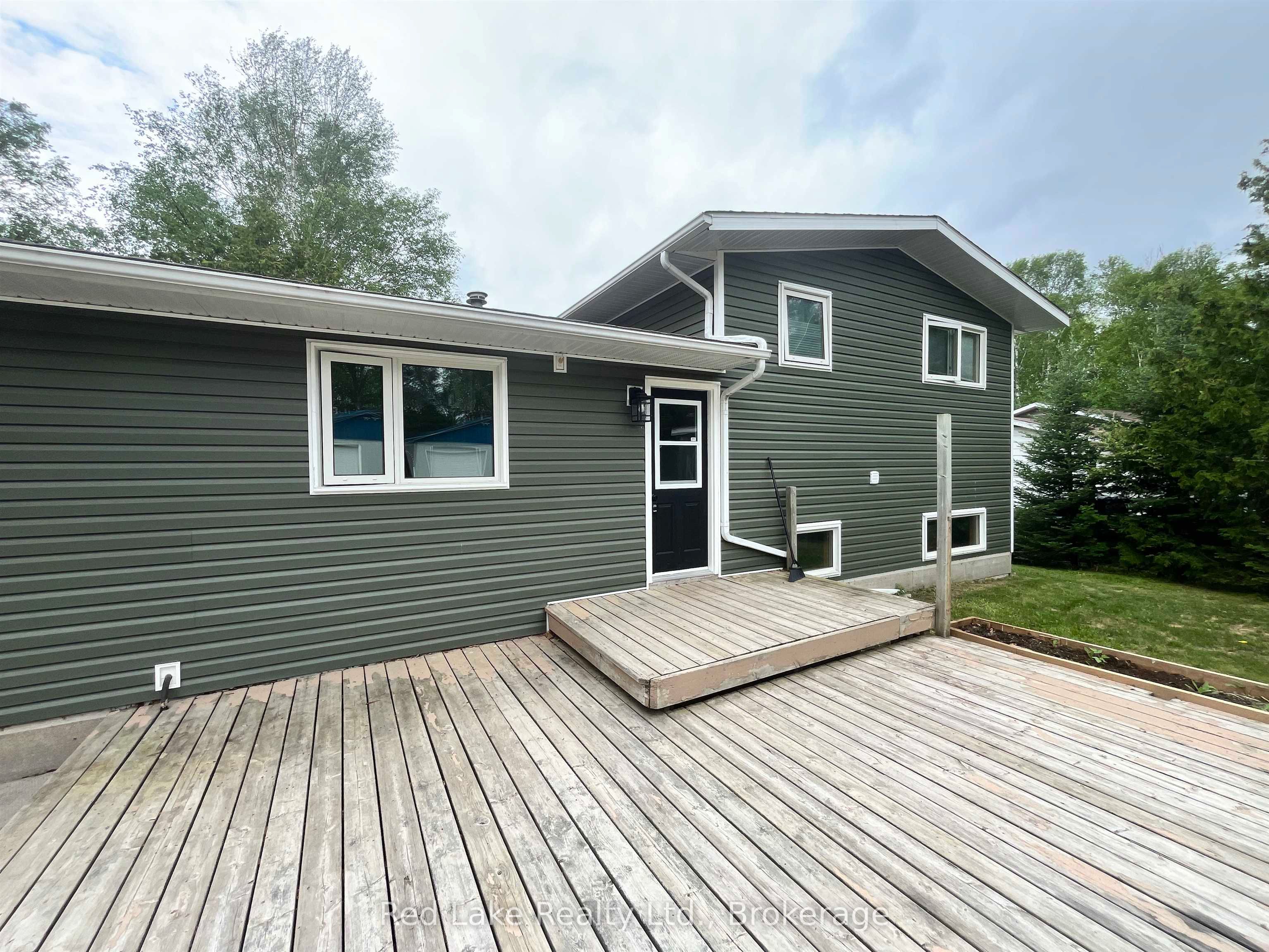 8 John Street, Ear Falls, ON P0V 1T0 photo 3