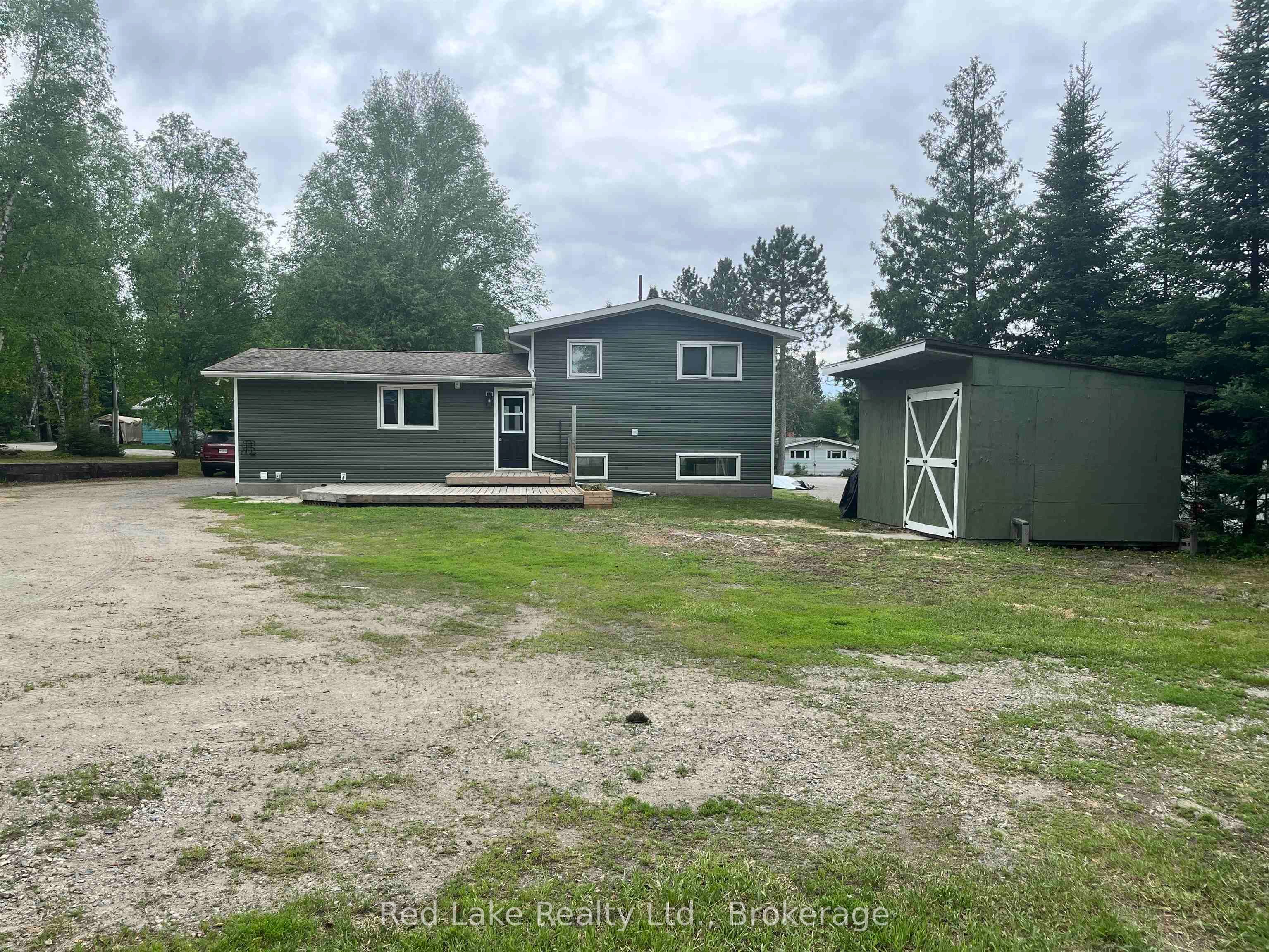 8 John Street, Ear Falls, ON P0V 1T0 photo 4