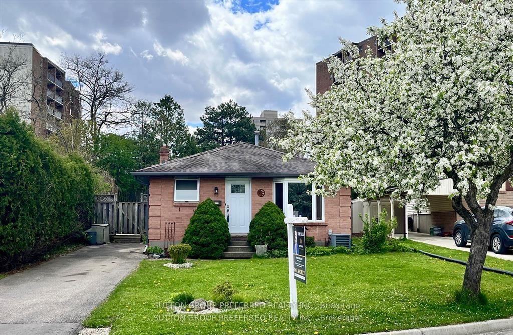 63 Dundee Court, London South, ON N6C 5E4