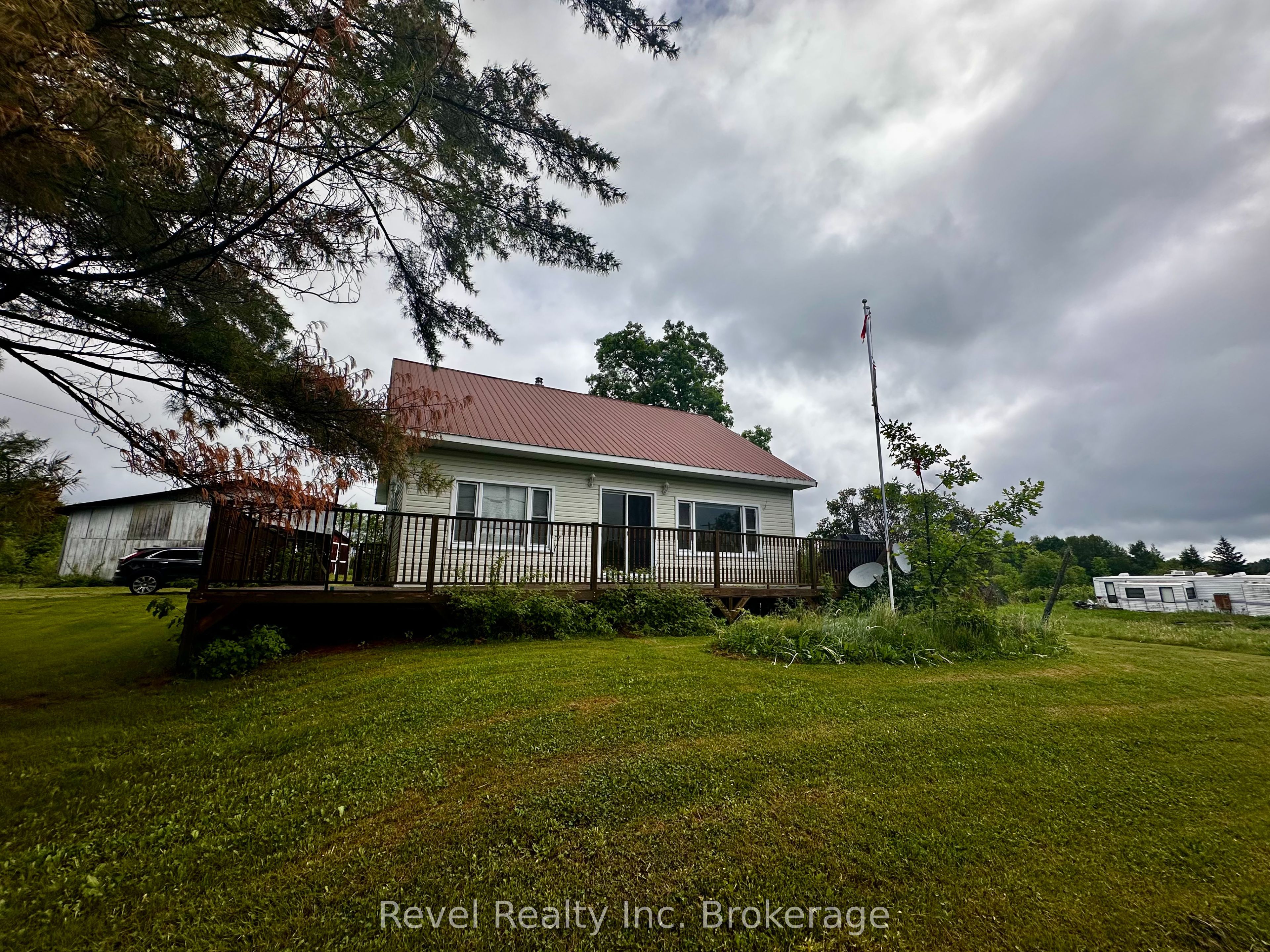 8 Trailaine Road, Parry Sound Remote Area, ON P0H 1A0