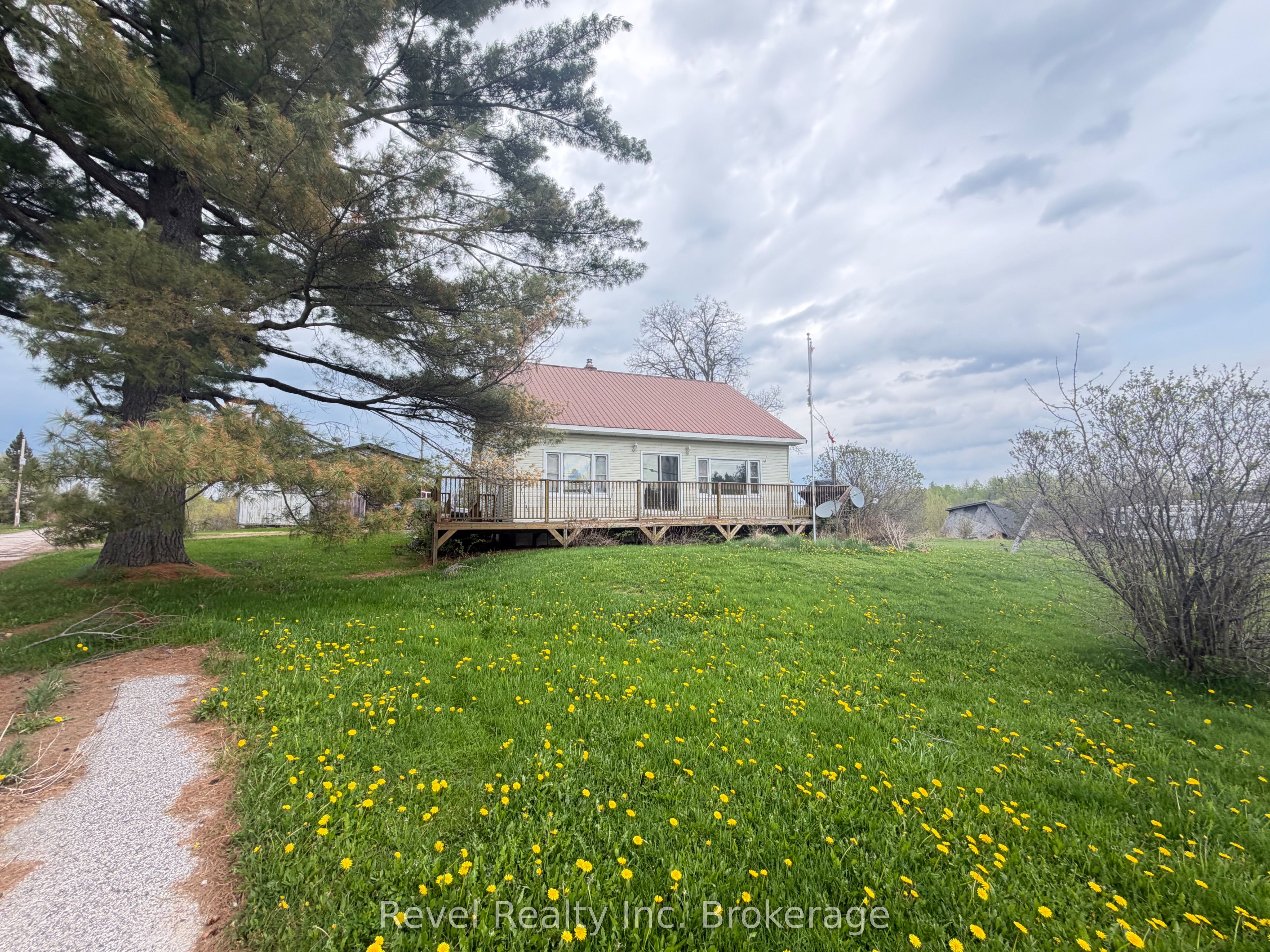 8 Trailaine Road, Parry Sound Remote Area, ON P0H 1A0 photo 2