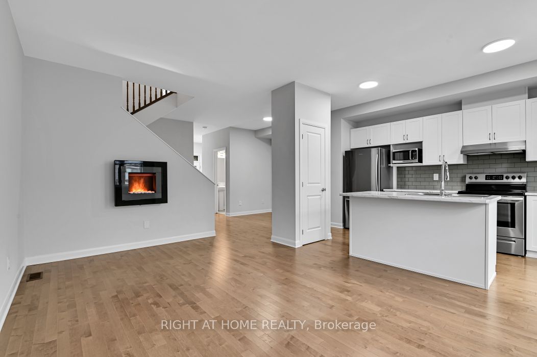 306 Guppy Grove, Orleans - Cumberland and Area, ON K4A 5G8 photo 5