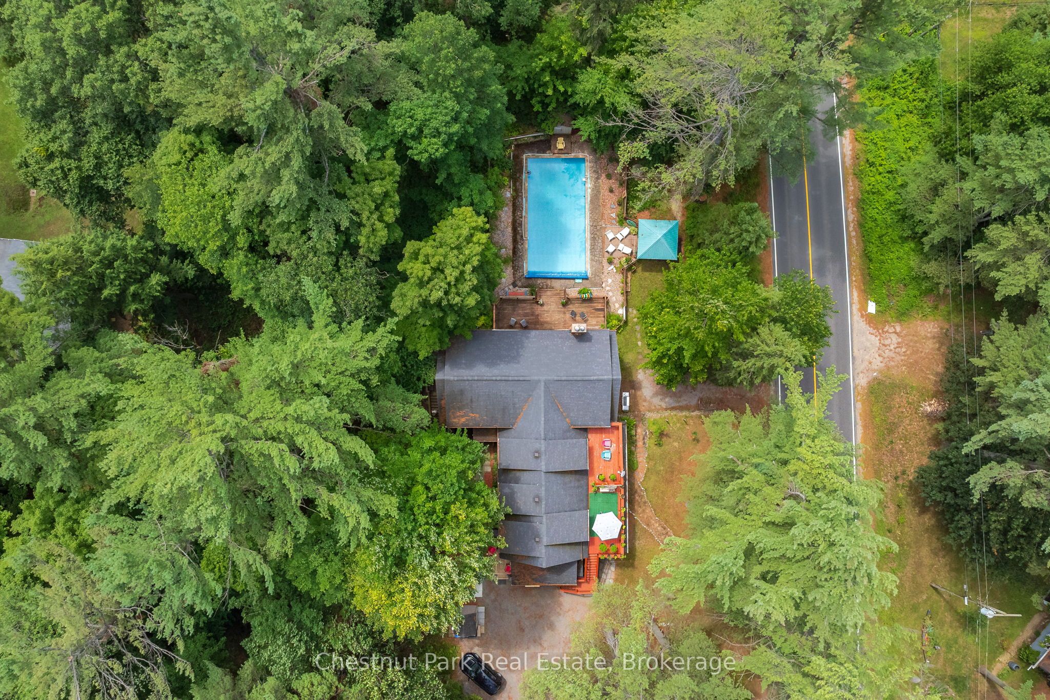 869 Muskoka Road 10, Huntsville, ON P0B 1L0