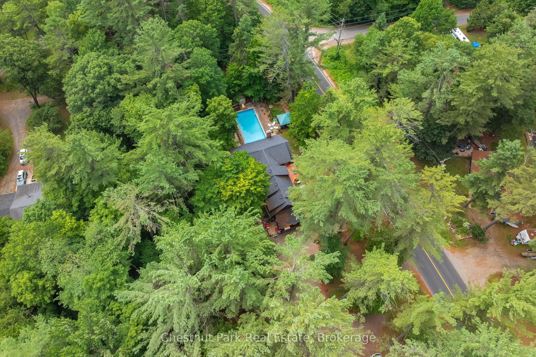 869 Muskoka Road 10, Huntsville, ON P0B 1L0 photo 2