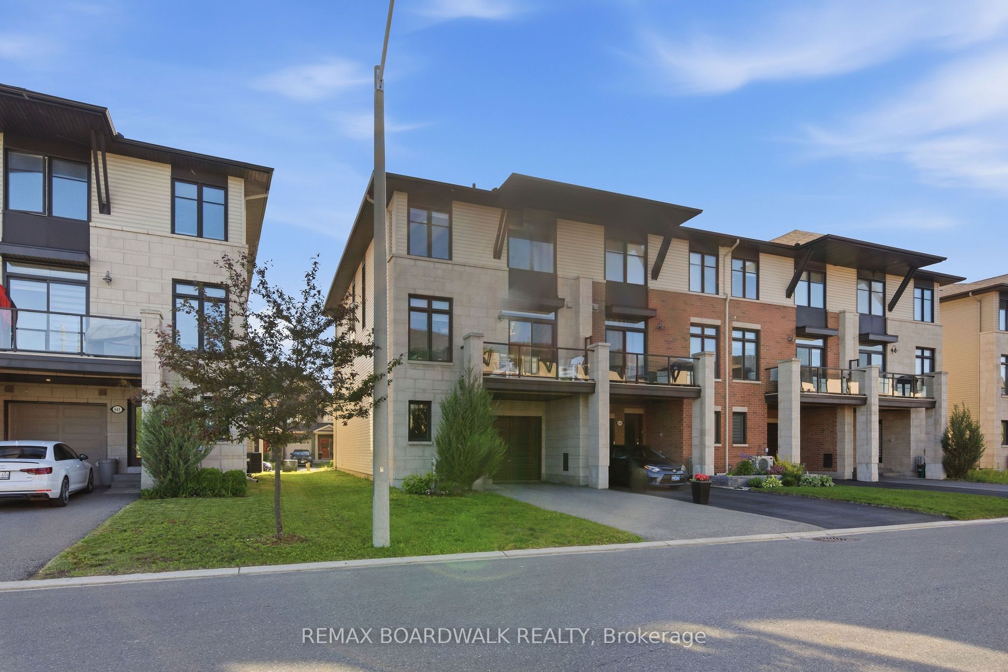 543 LABRADOR Crescent, Blossom Park - Airport and Area, ON K1T 0R4 photo 2