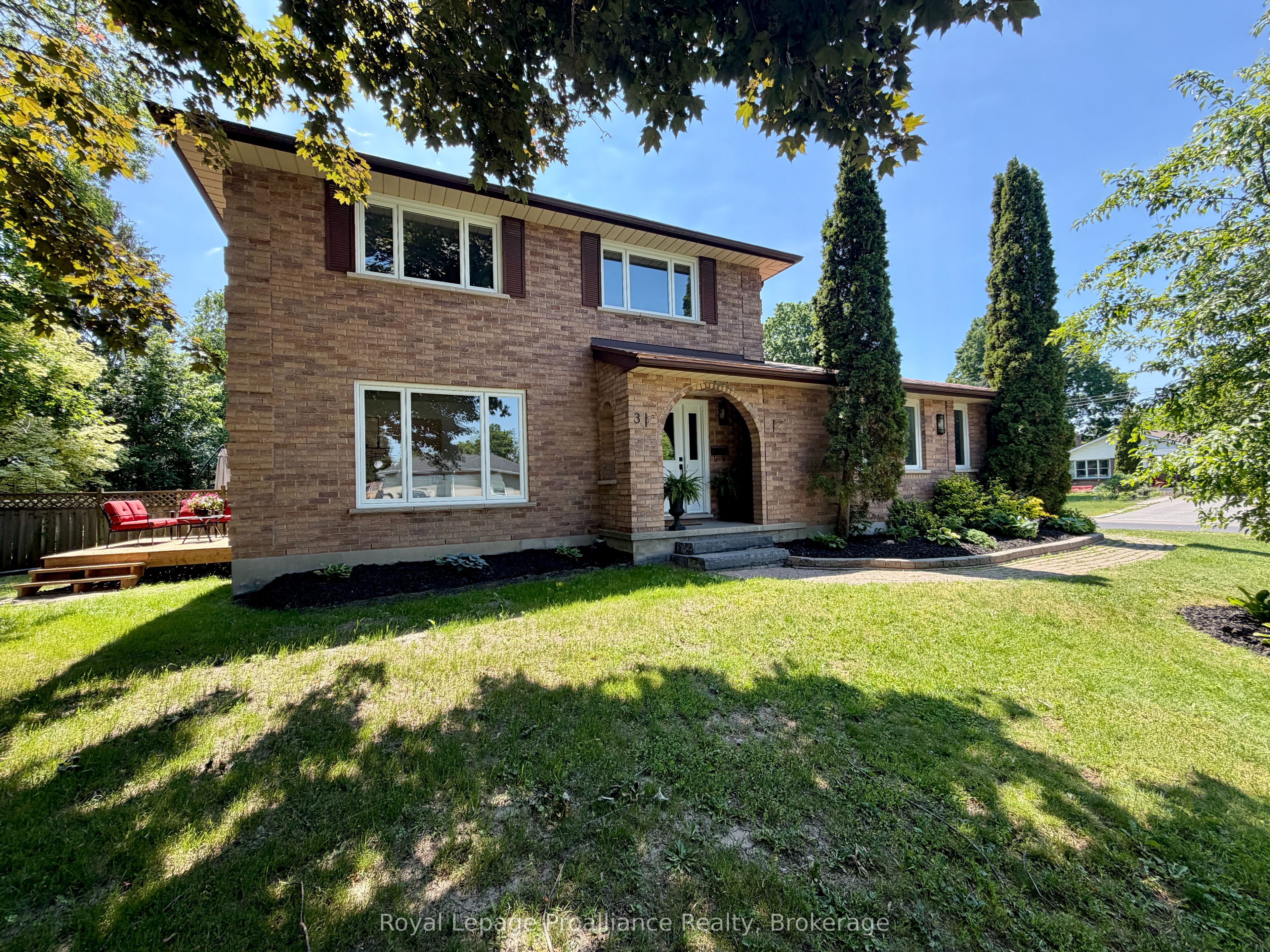 3 Cooke Court, Belleville, ON K8N 5N4