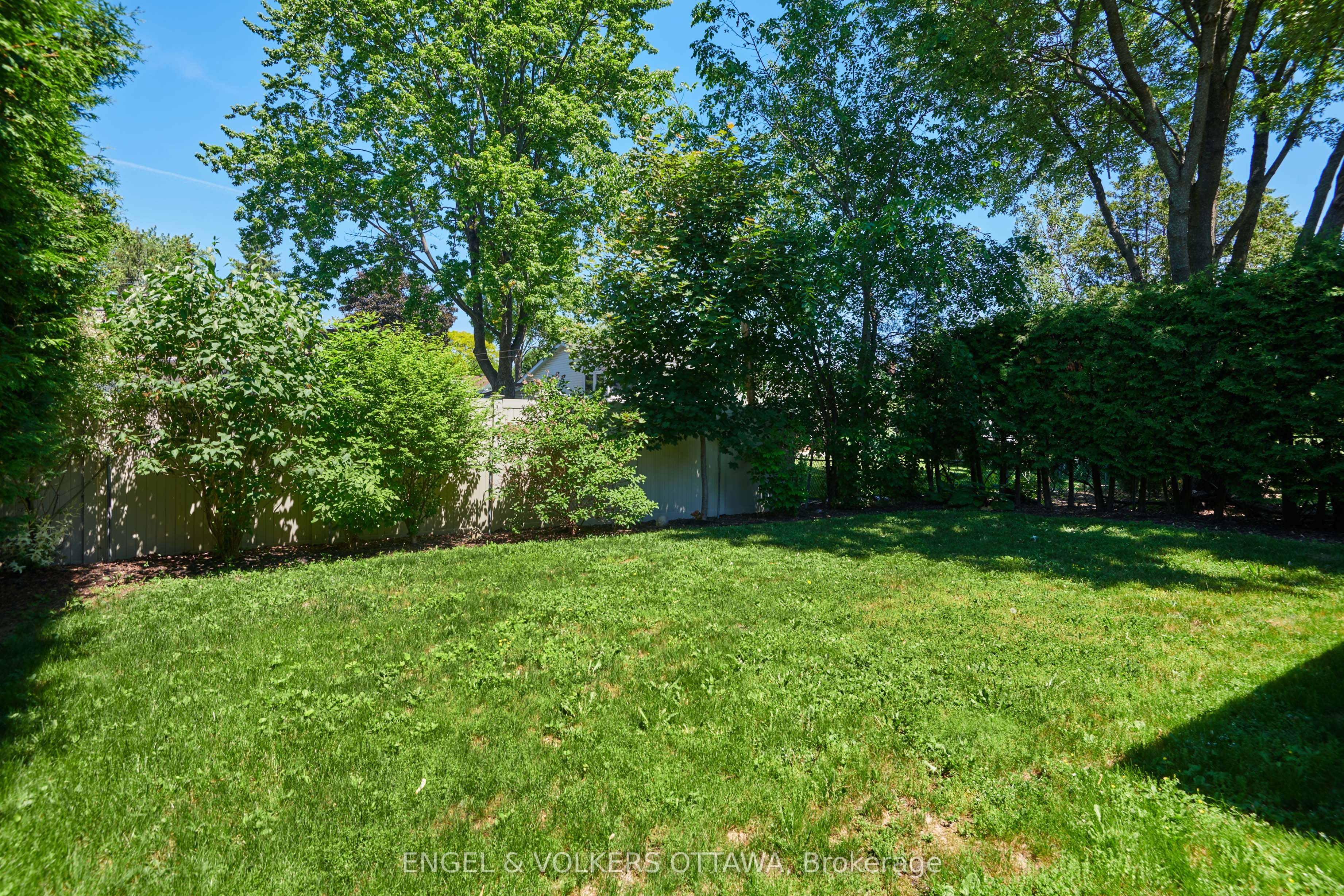 2123 Blue Jay Crescent, Beacon Hill North - South and Area, ON K1J 6A9 photo 5