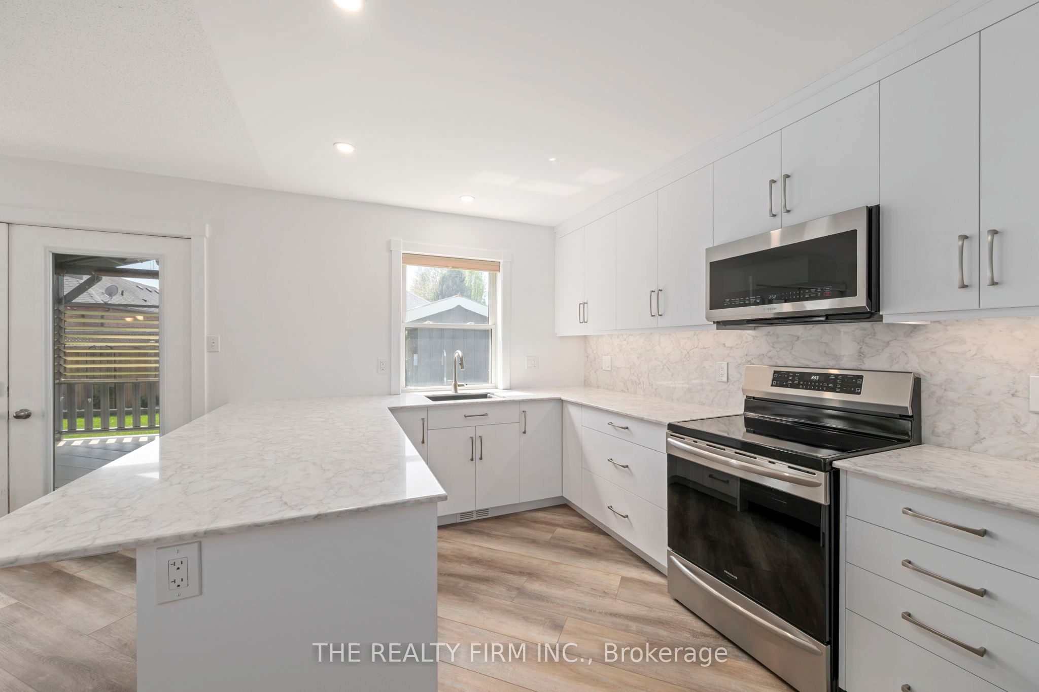 308 Selbourne Drive, Central Elgin, ON N5L 1B1 photo 2