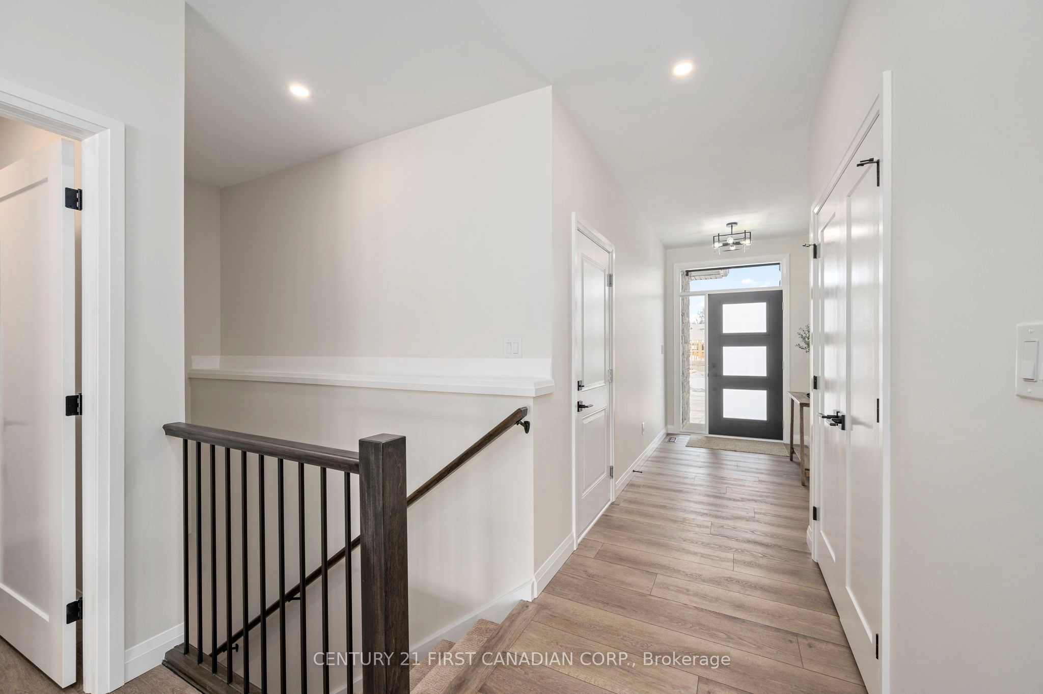 32 Postma Crescent 11, North Middlesex, ON N0M 1A0 photo 4